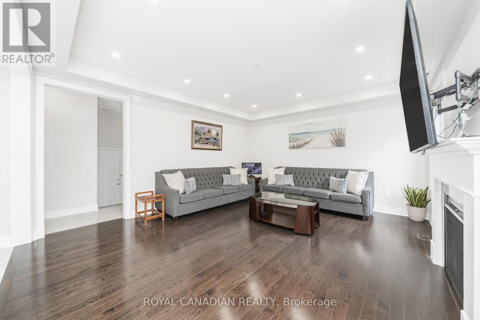Photo 20 of 1531 Mendelson Heights, Milton ON