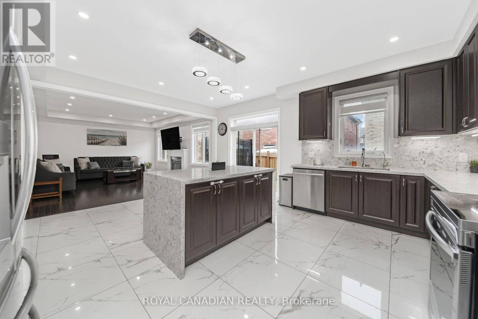 Photo 49 of 1531 Mendelson Heights, Milton ON