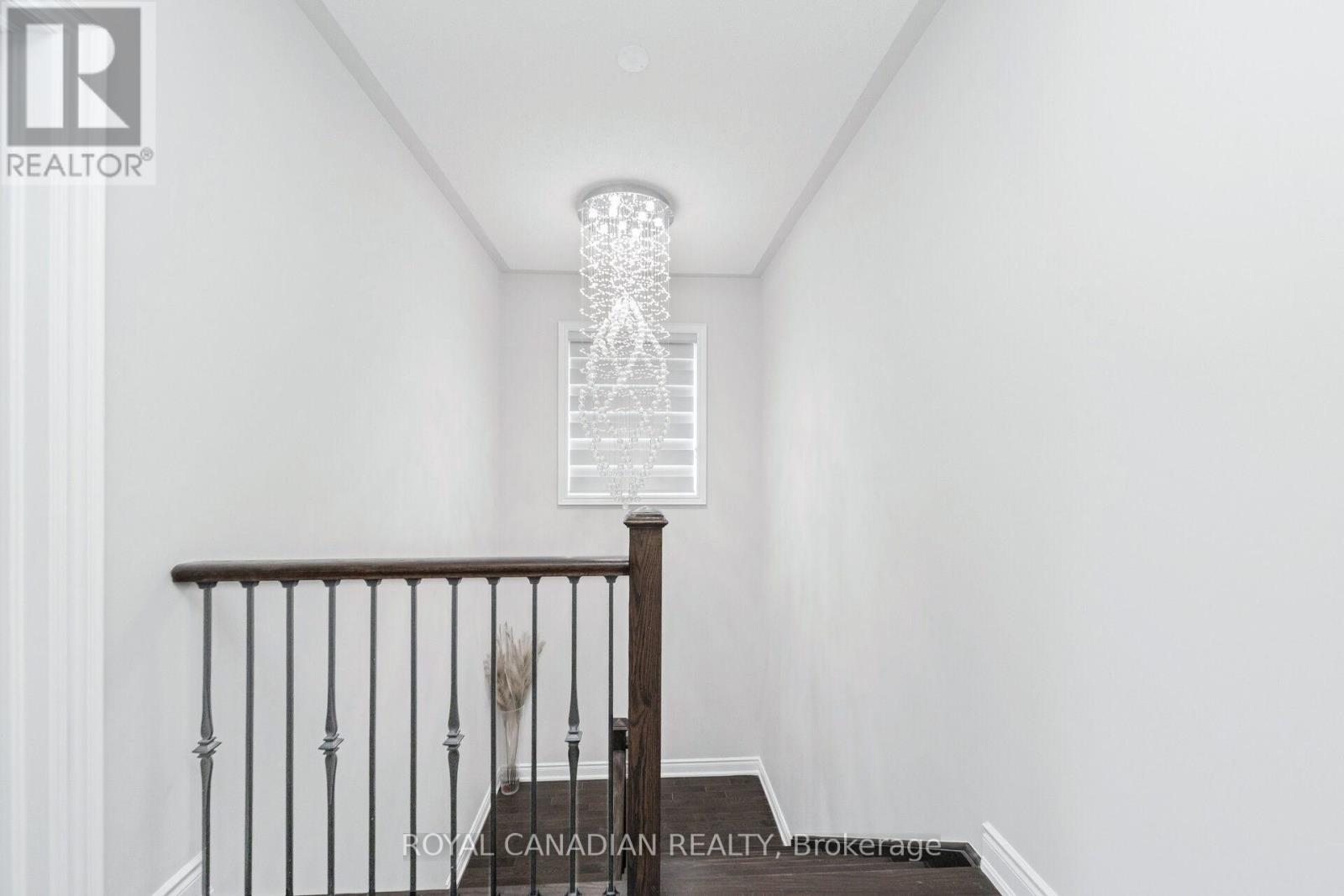 Photo 13 of 1531 Mendelson Heights, Milton ON