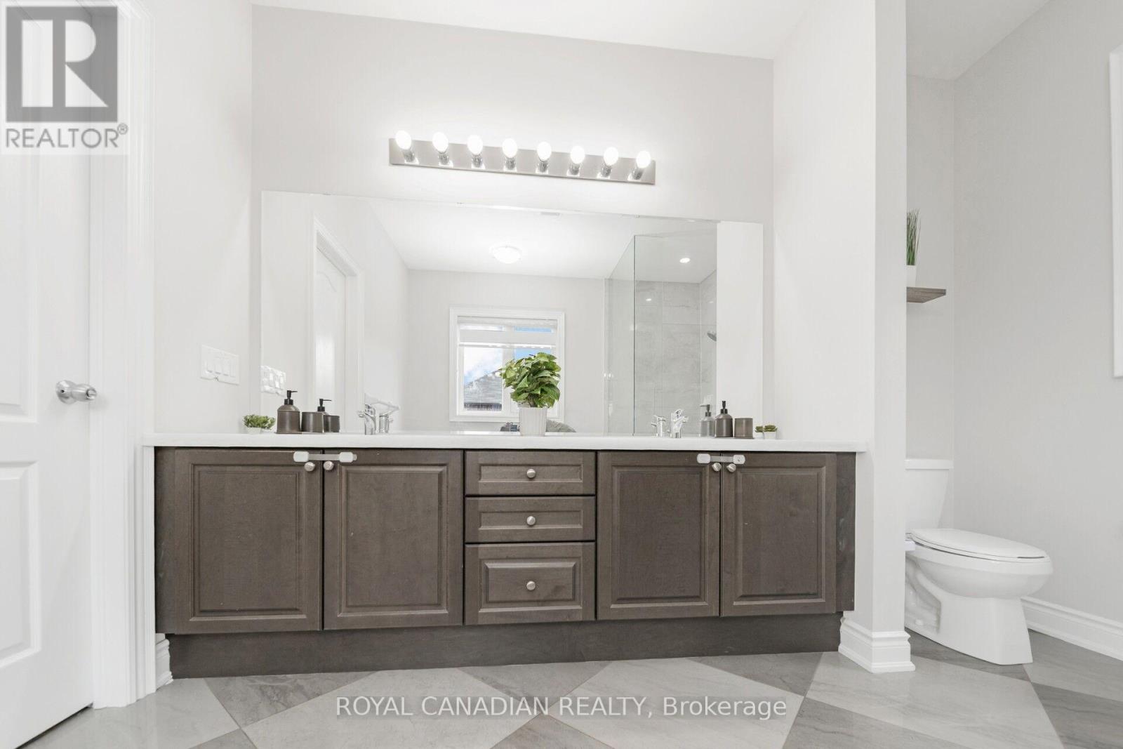 Photo 46 of 1531 Mendelson Heights, Milton ON