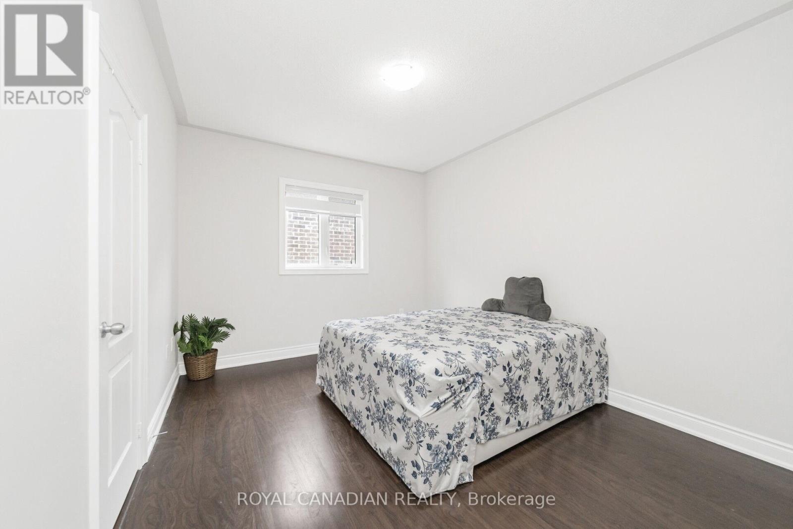 Photo 36 of 1531 Mendelson Heights, Milton ON