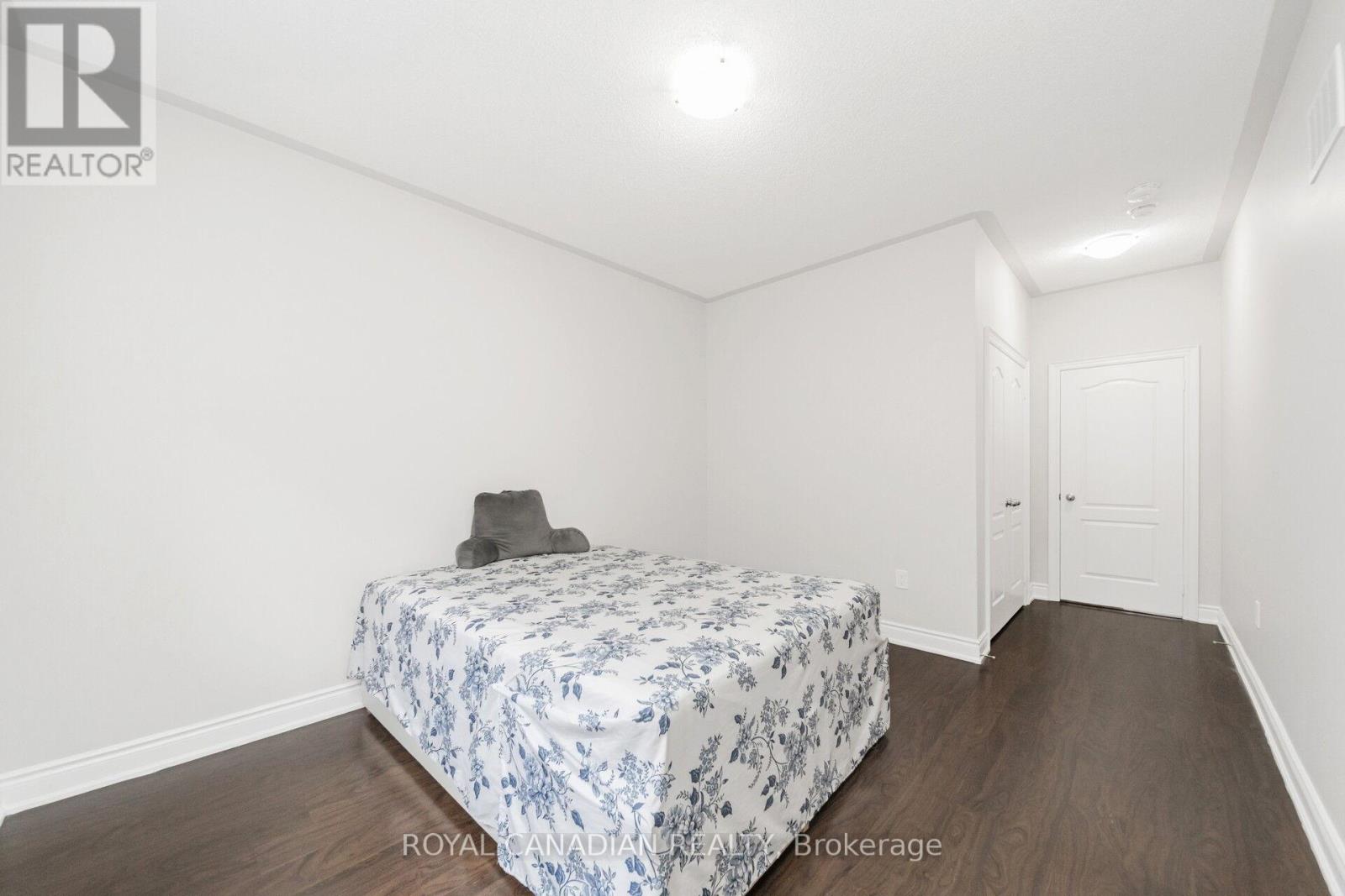Photo 17 of 1531 Mendelson Heights, Milton ON