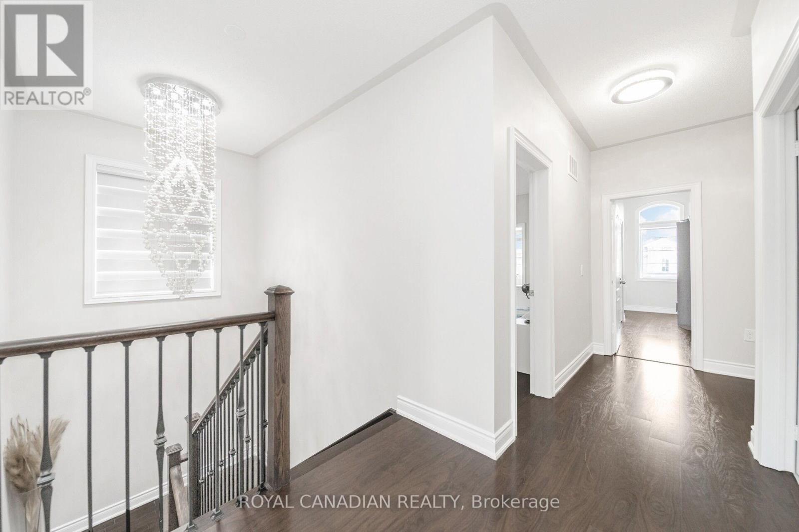 Photo 33 of 1531 Mendelson Heights, Milton ON