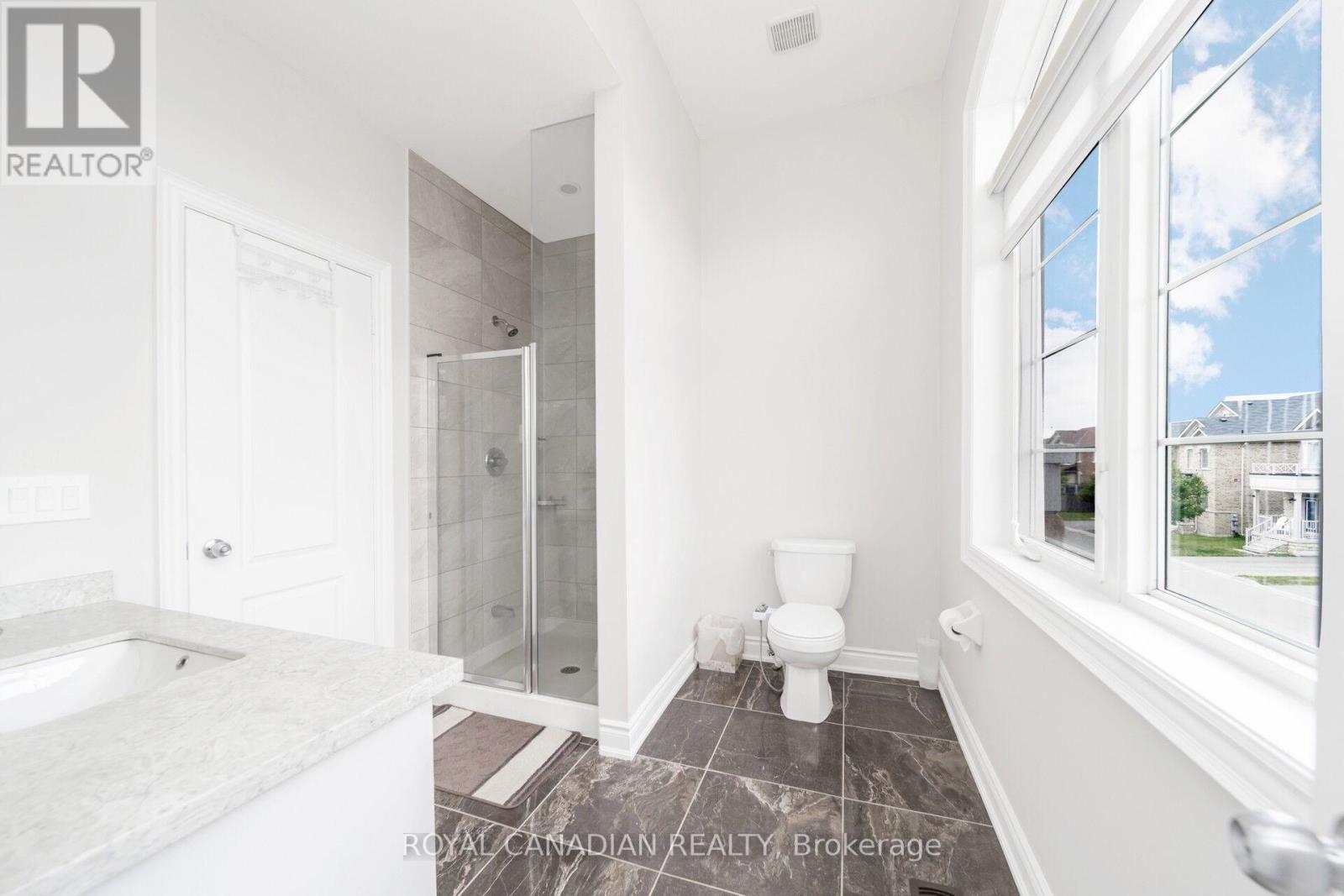 Photo 2 of 1531 Mendelson Heights, Milton ON