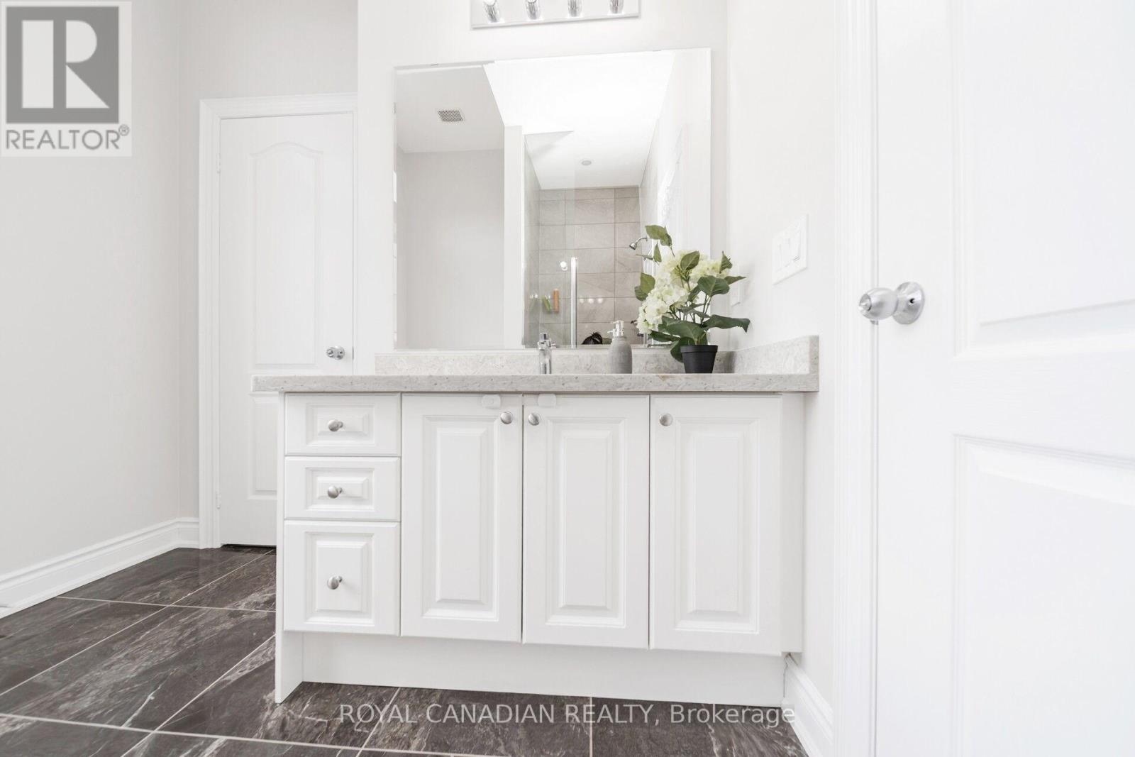 Photo 40 of 1531 Mendelson Heights, Milton ON