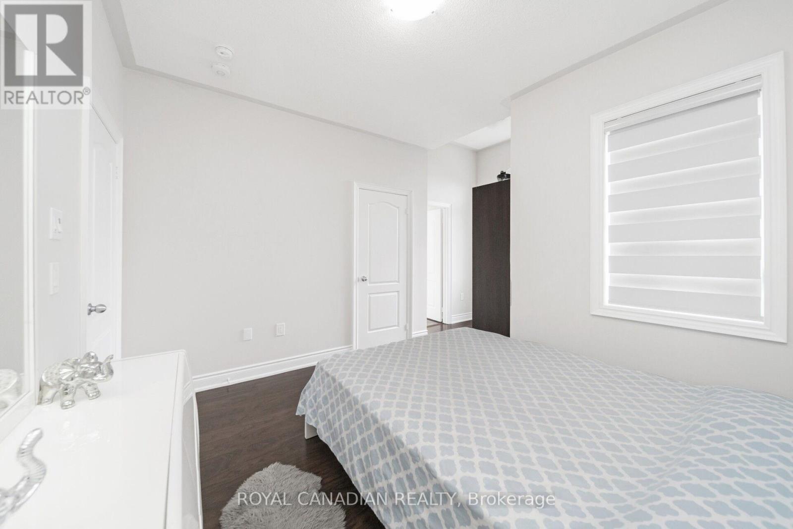 Photo 38 of 1531 Mendelson Heights, Milton ON