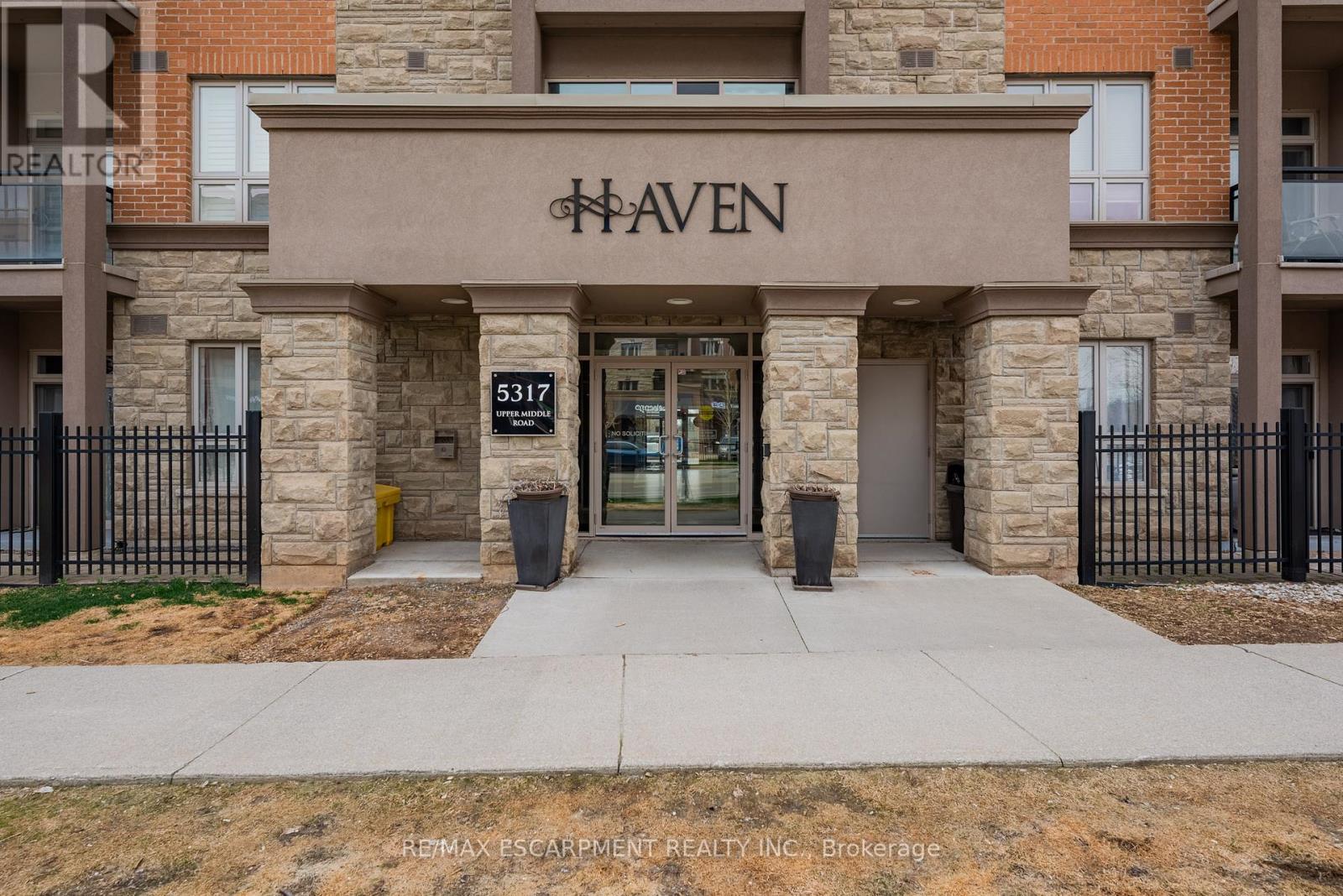 Photo 3 of 316 5317 Upper Middle Road, Burlington ON