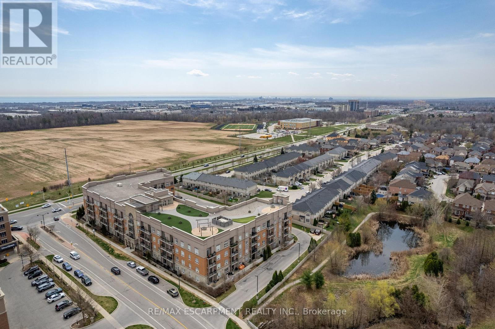 Photo 10 of 316 5317 Upper Middle Road, Burlington ON