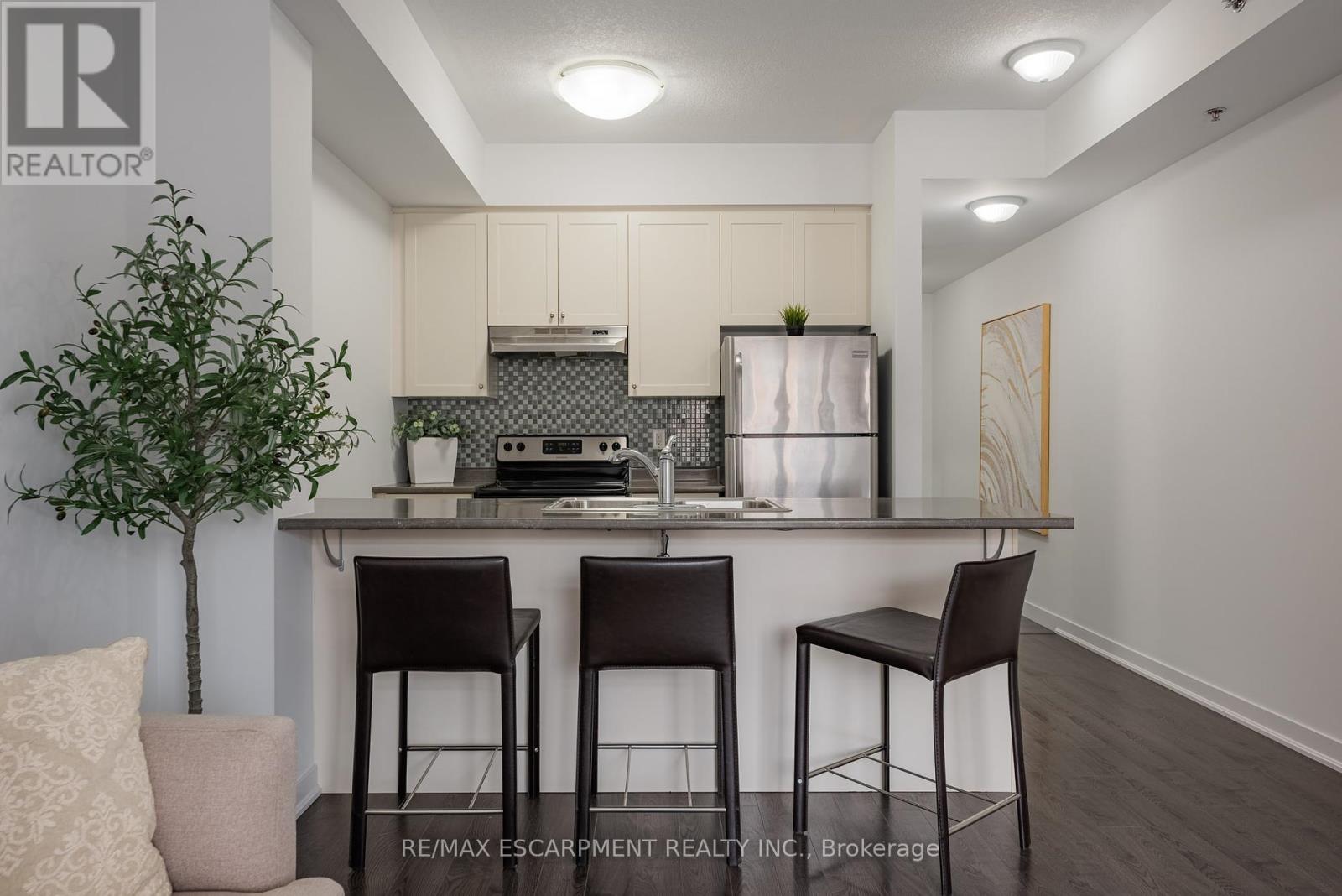 Photo 26 of 316 5317 Upper Middle Road, Burlington ON