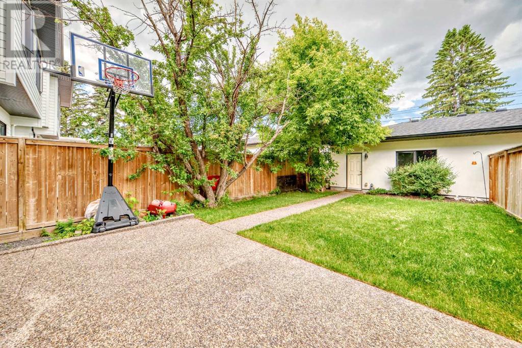 Single Family House for Sale in   Avenue NW Banff Trail Calgary 