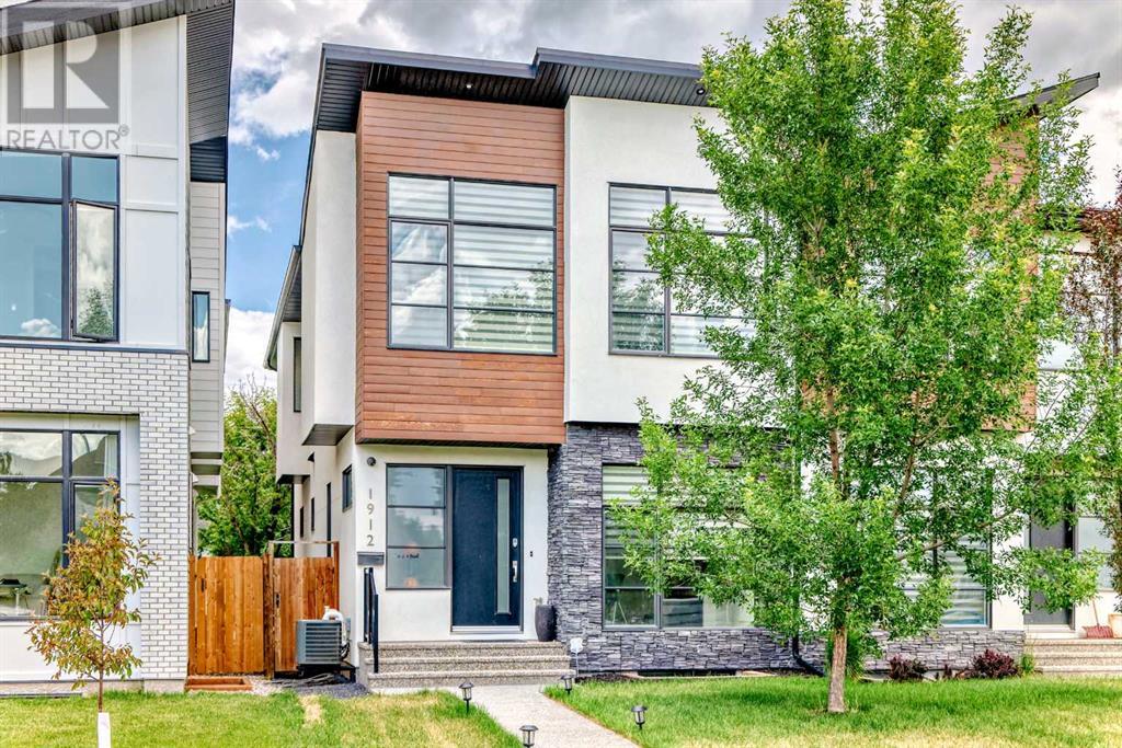 Single Family House for Sale in   Avenue NW Banff Trail Calgary 