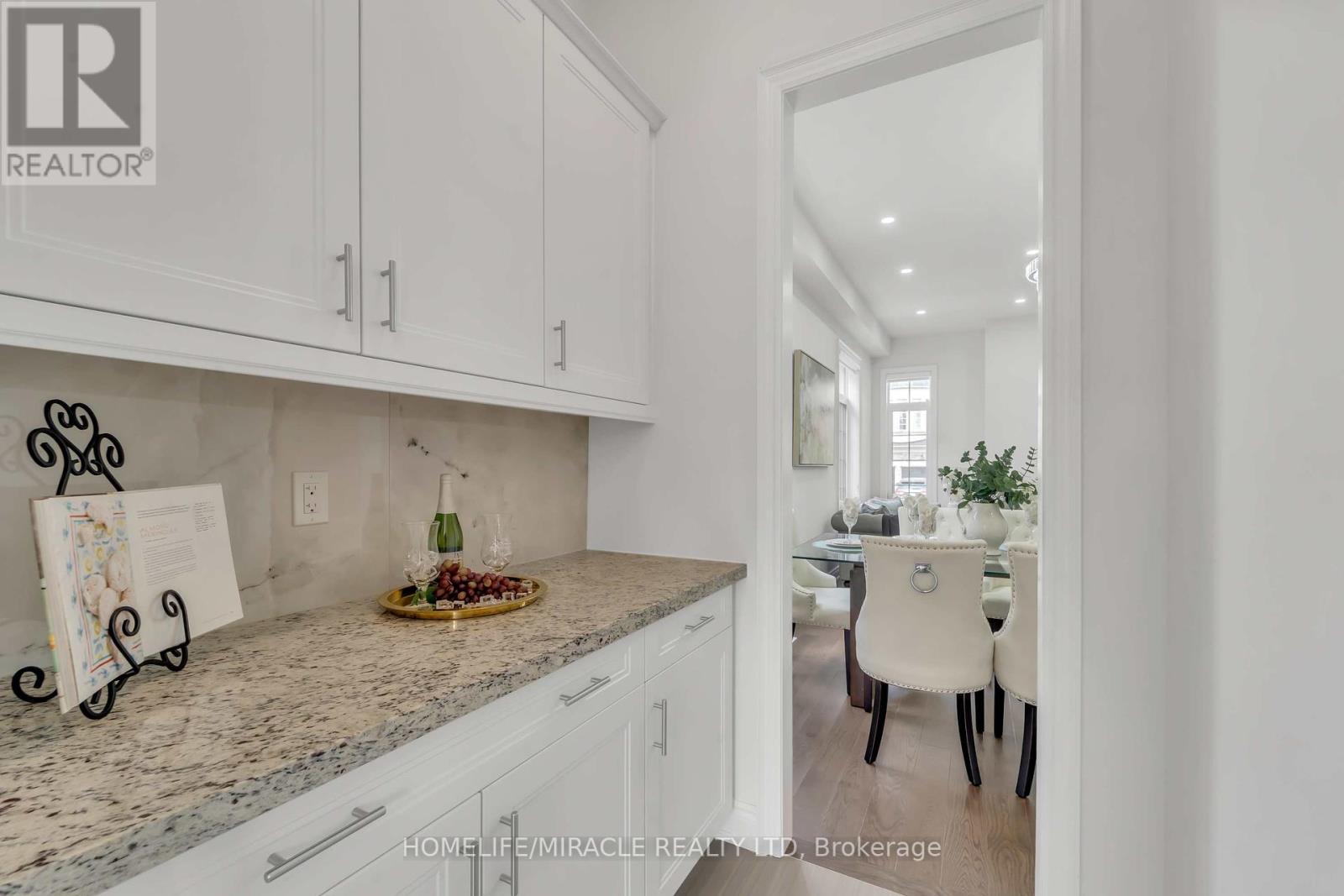 Photo 27 of 273 Forest Creek Drive, Kitchener ON