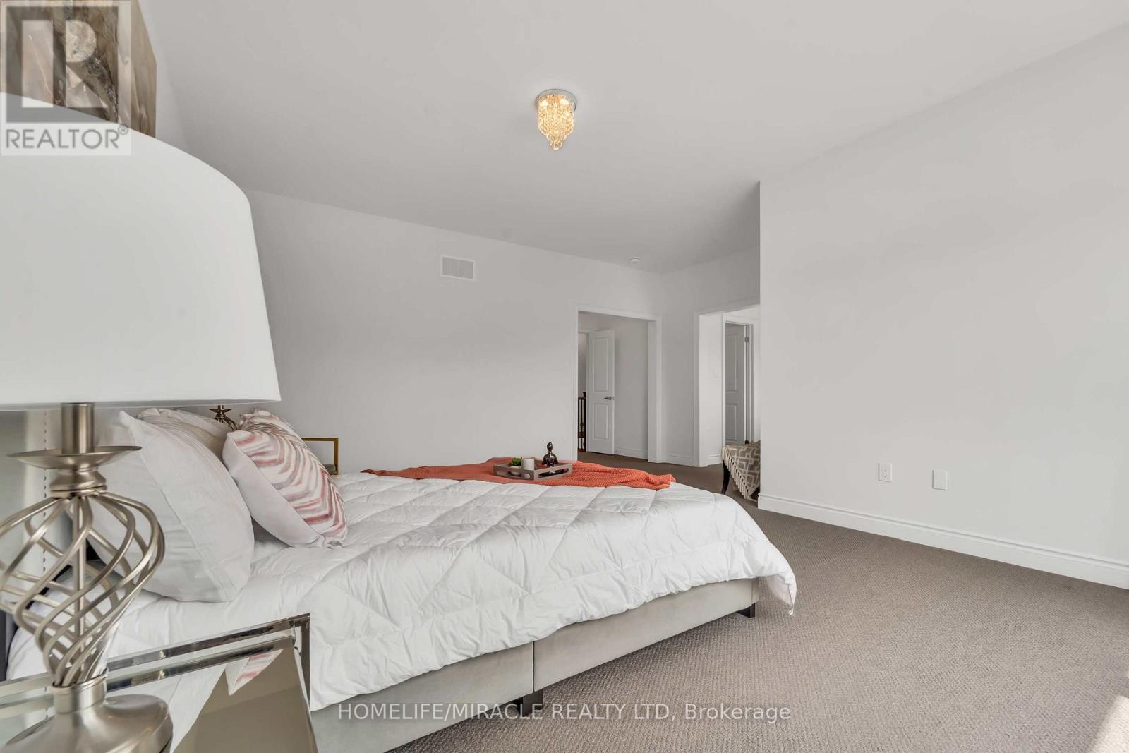 Photo 2 of 273 Forest Creek Drive, Kitchener ON