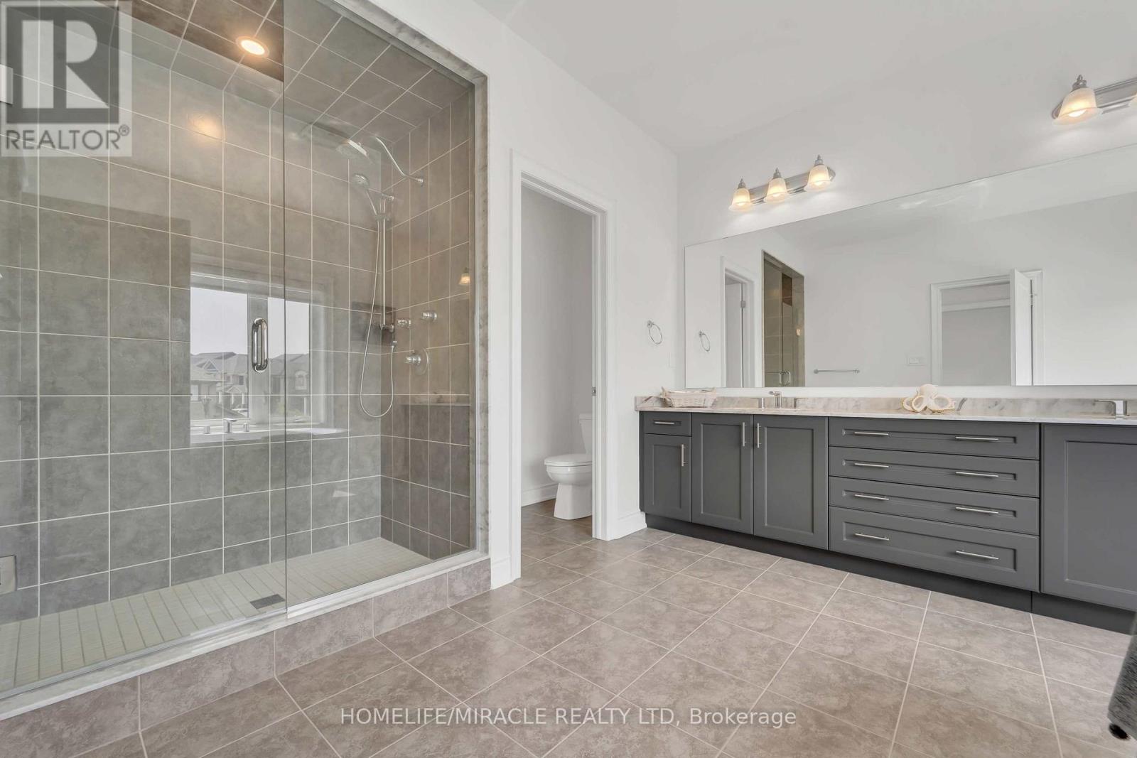 Photo 4 of 273 Forest Creek Drive, Kitchener ON