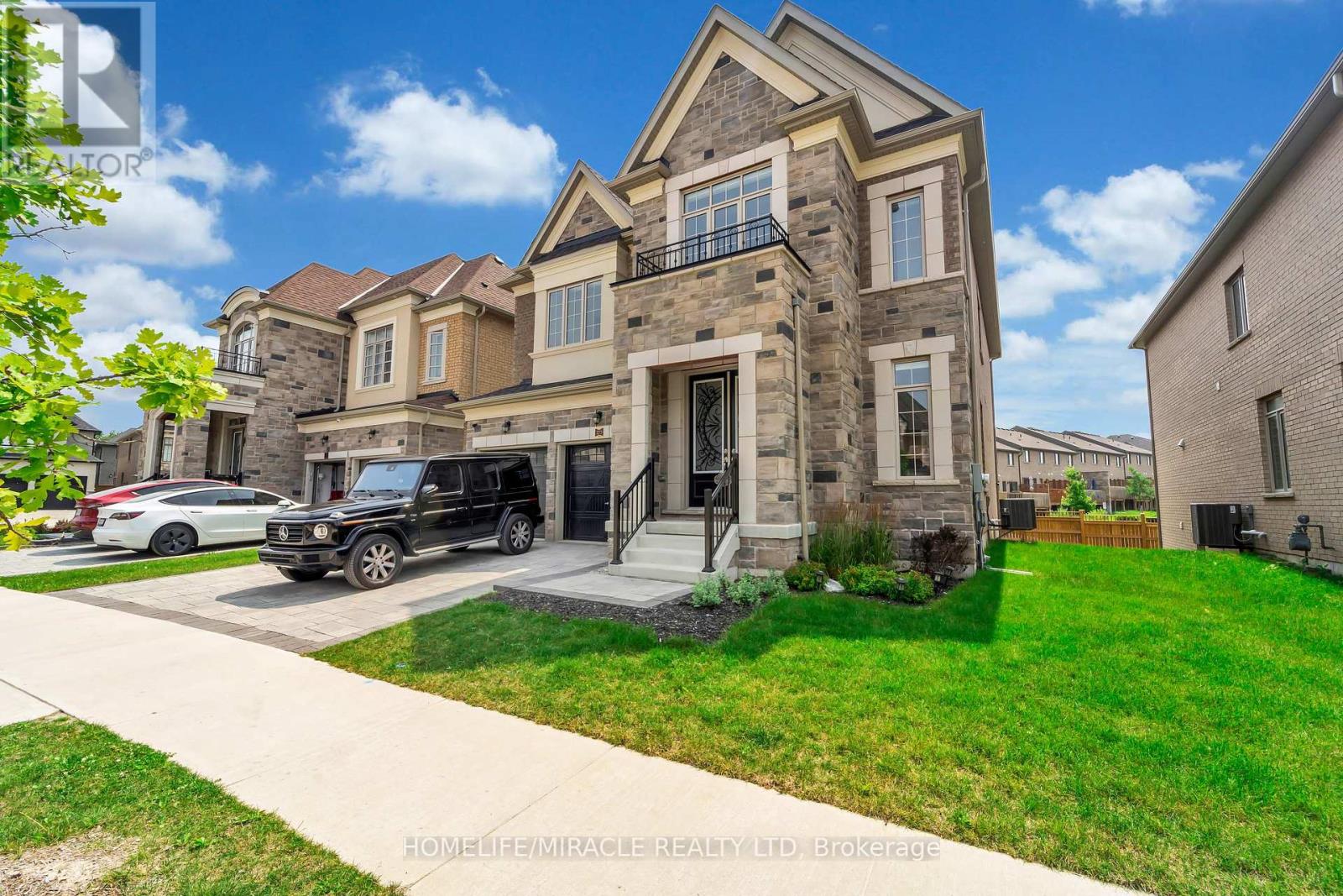 Photo 33 of 273 Forest Creek Drive, Kitchener ON