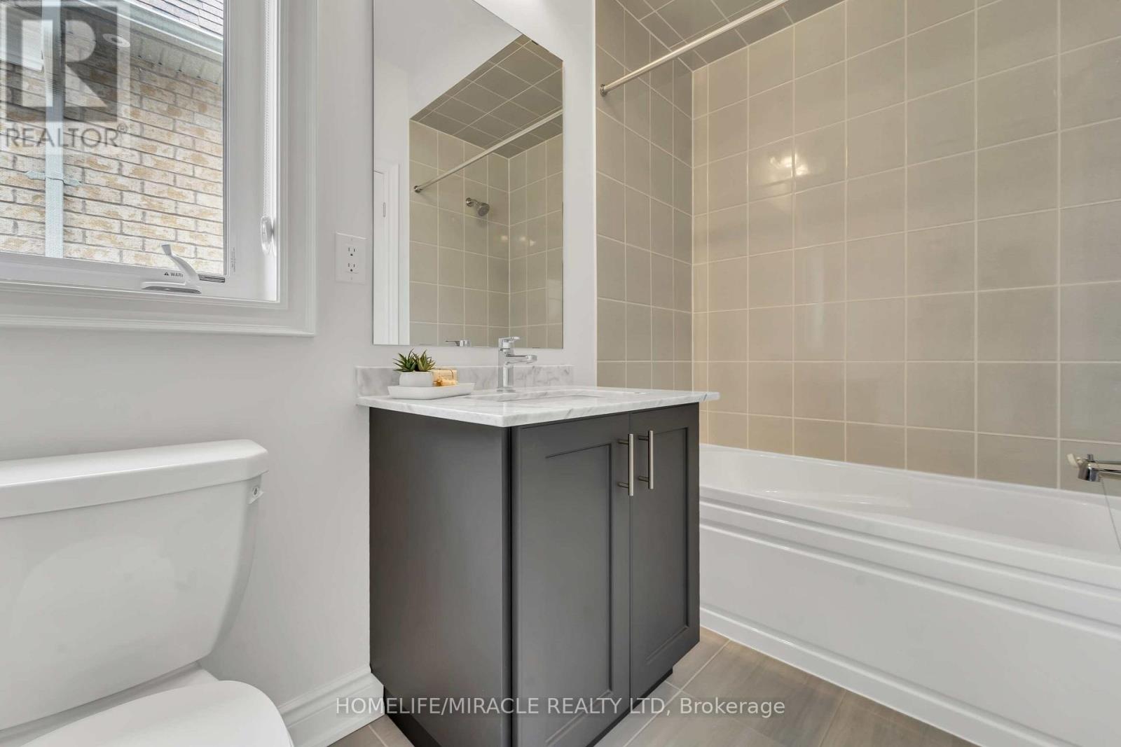 Photo 34 of 273 Forest Creek Drive, Kitchener ON