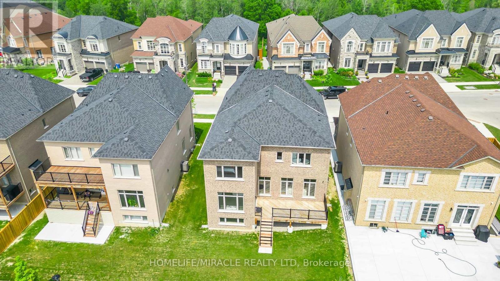 Photo 35 of 273 Forest Creek Drive, Kitchener ON