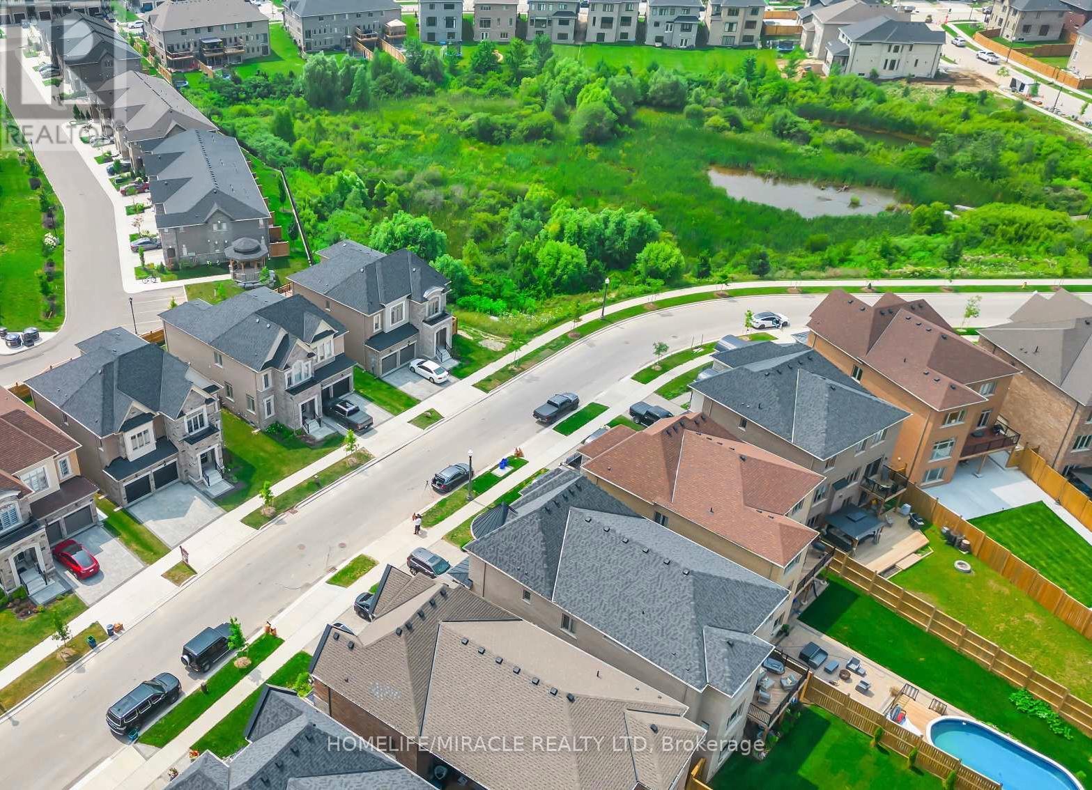 Photo 38 of 273 Forest Creek Drive, Kitchener ON