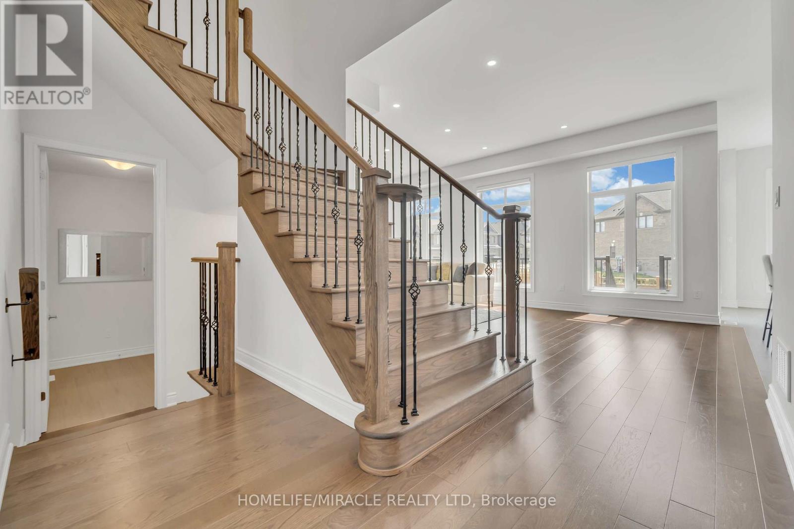Photo 25 of 273 Forest Creek Drive, Kitchener ON