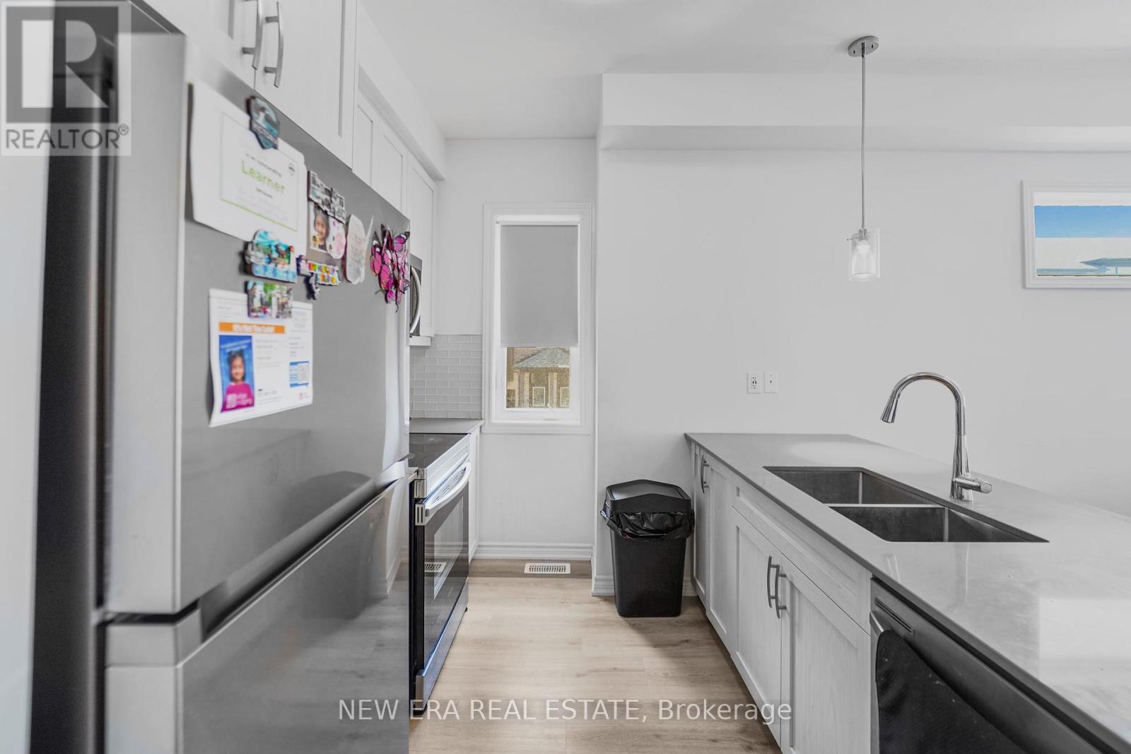 Photo 9 of 104 461 Blackburn Drive, Brantford ON