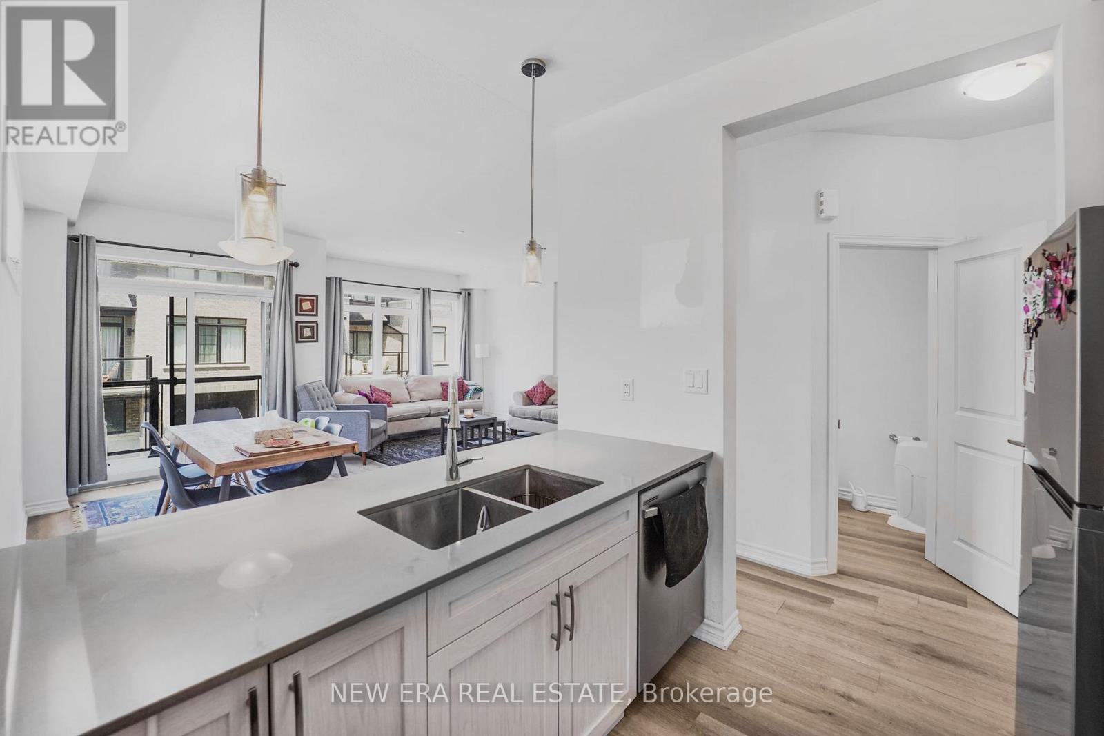 Photo 28 of 104 461 Blackburn Drive, Brantford ON