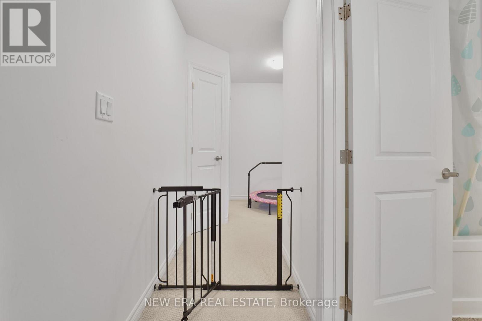 Photo 33 of 104 461 Blackburn Drive, Brantford ON