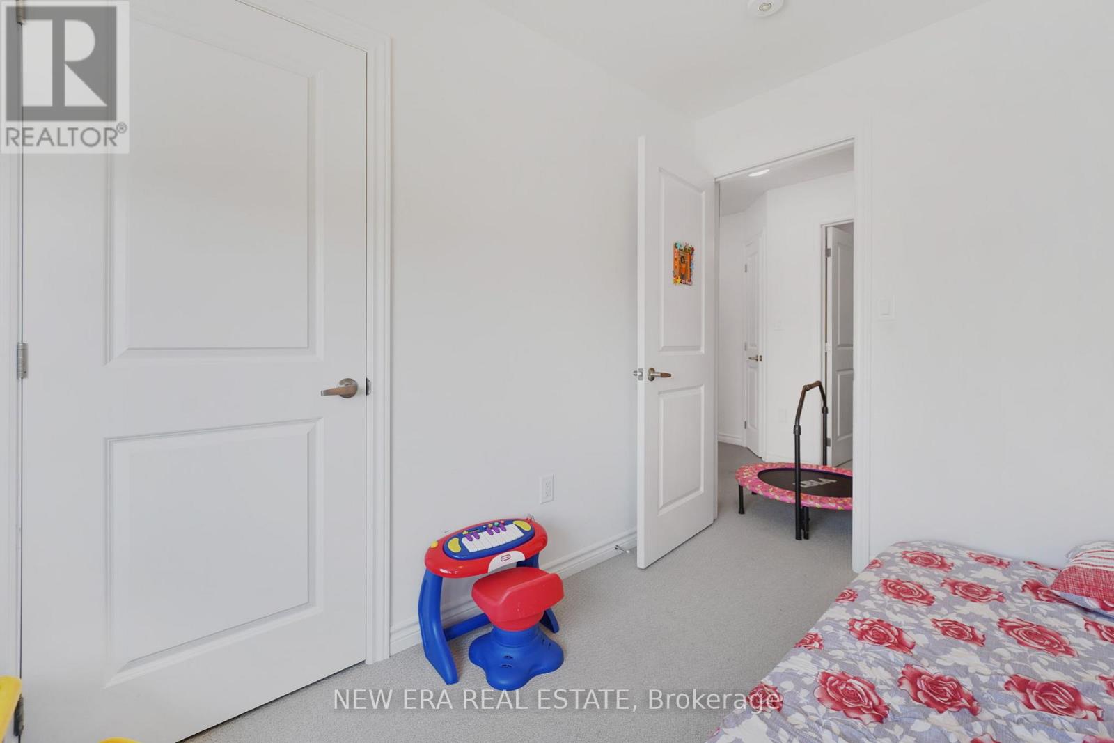 Photo 11 of 104 461 Blackburn Drive, Brantford ON