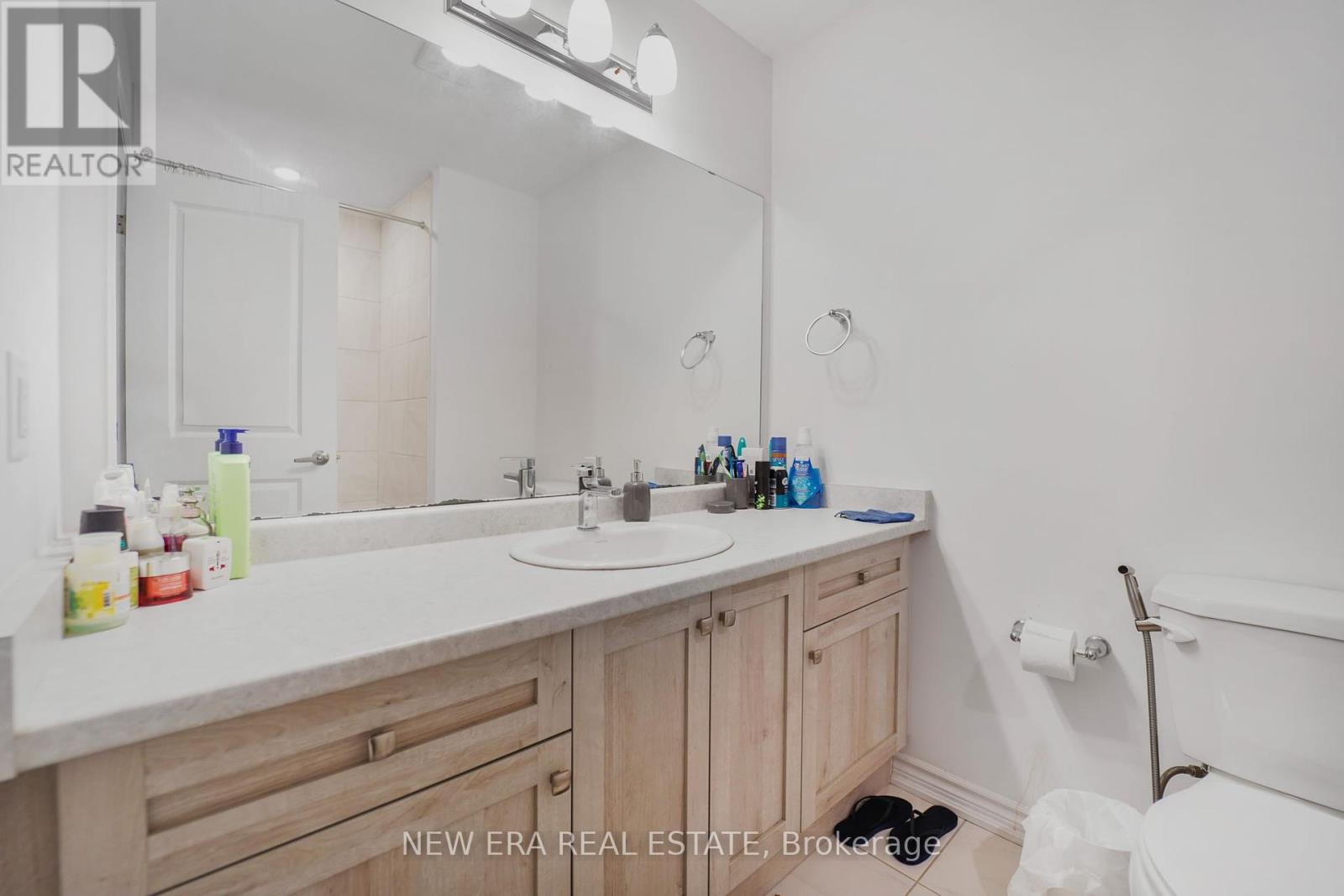 Photo 16 of 104 461 Blackburn Drive, Brantford ON