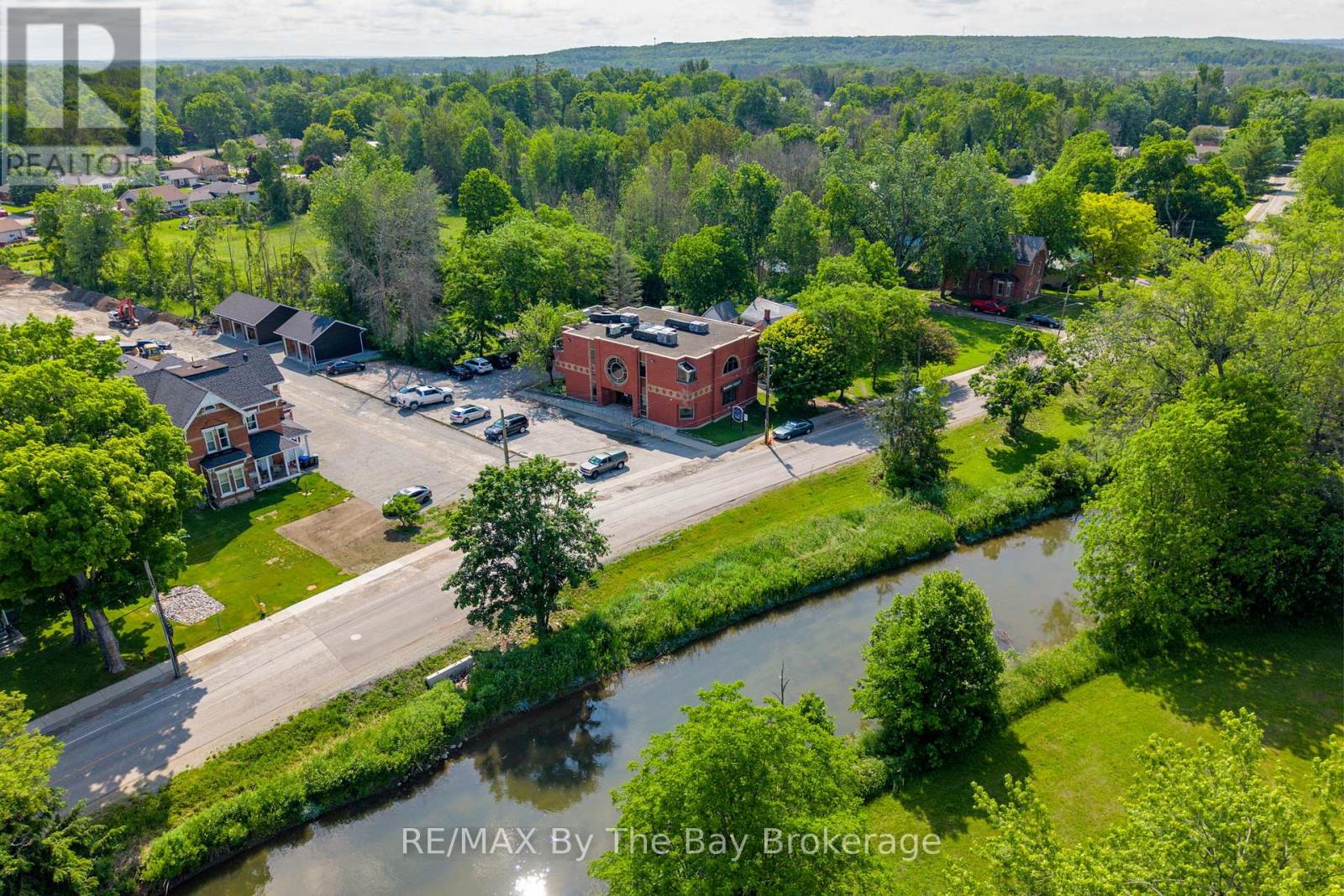 Photo 17 of 45 River Street, Severn ON
