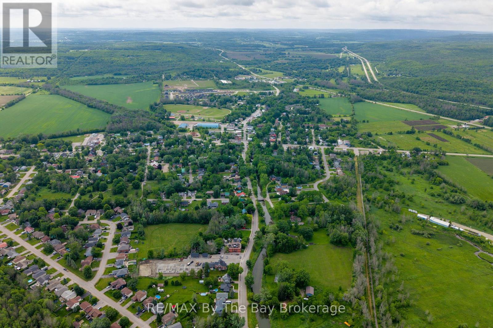 Photo 23 of 45 River Street, Severn ON
