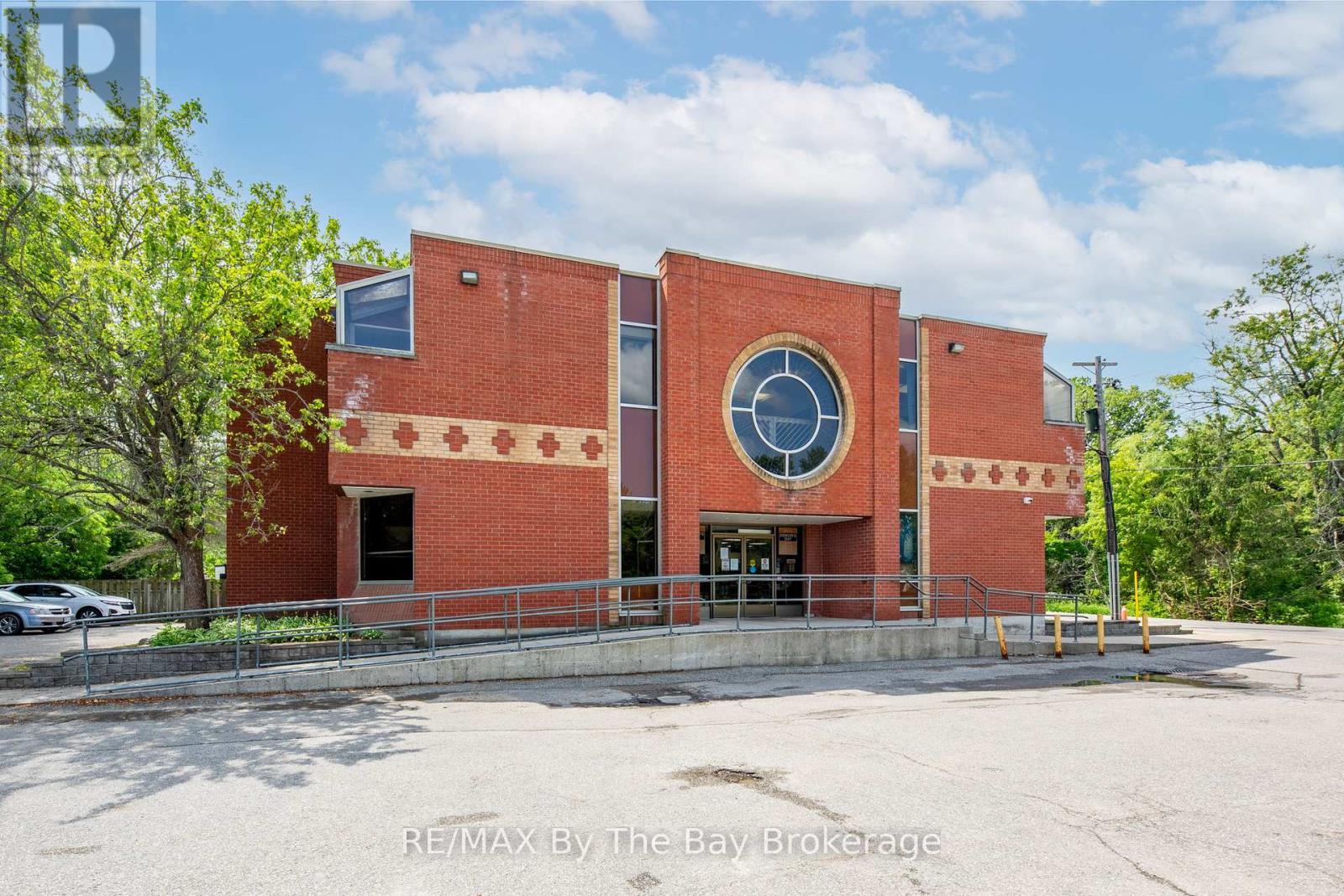 Photo 15 of 45 River Street, Severn ON