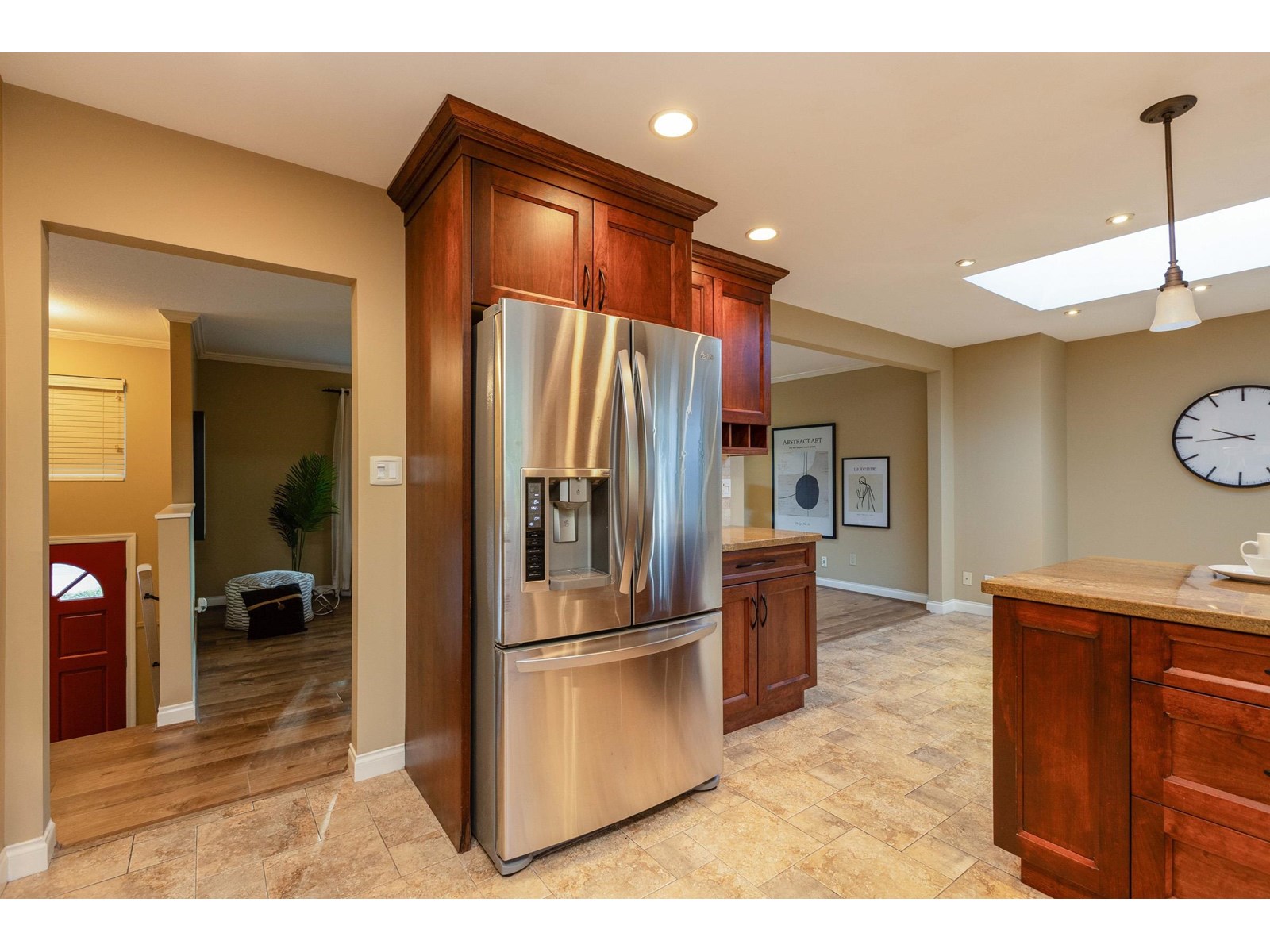 Photo 10 of 1550 Kent Street, White Rock BC