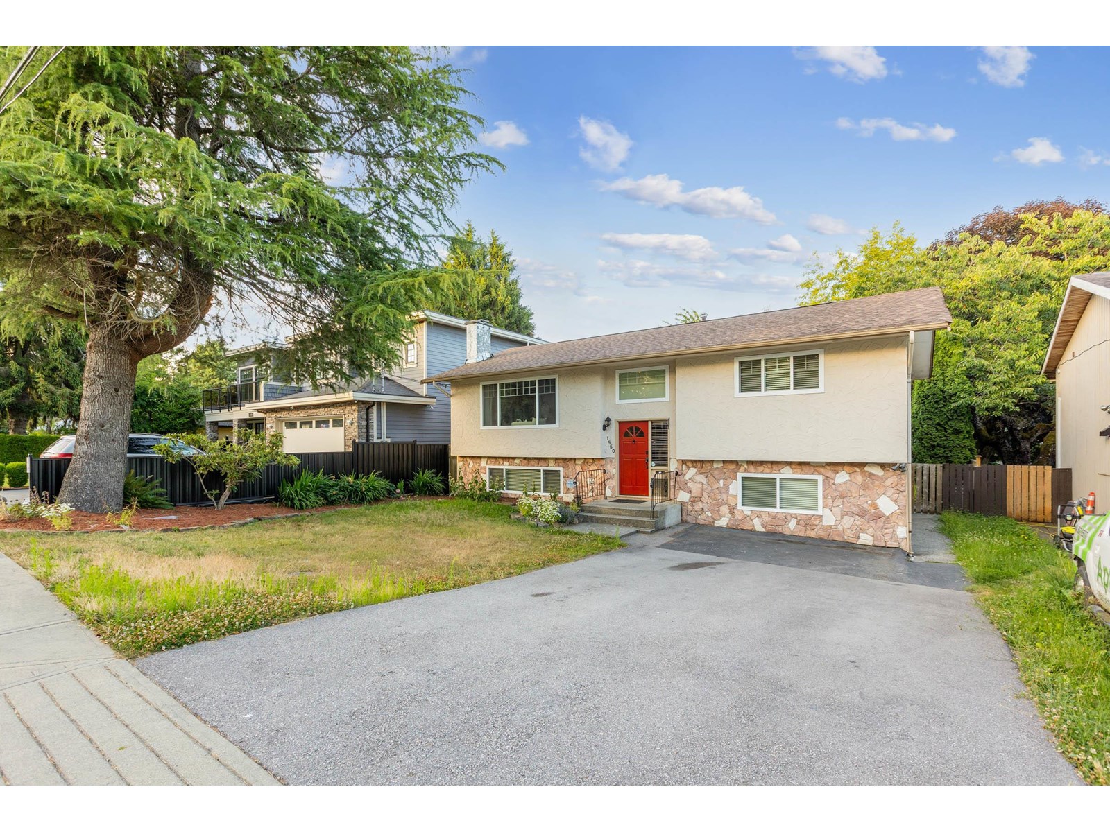 Photo 2 of 1550 Kent Street, White Rock BC