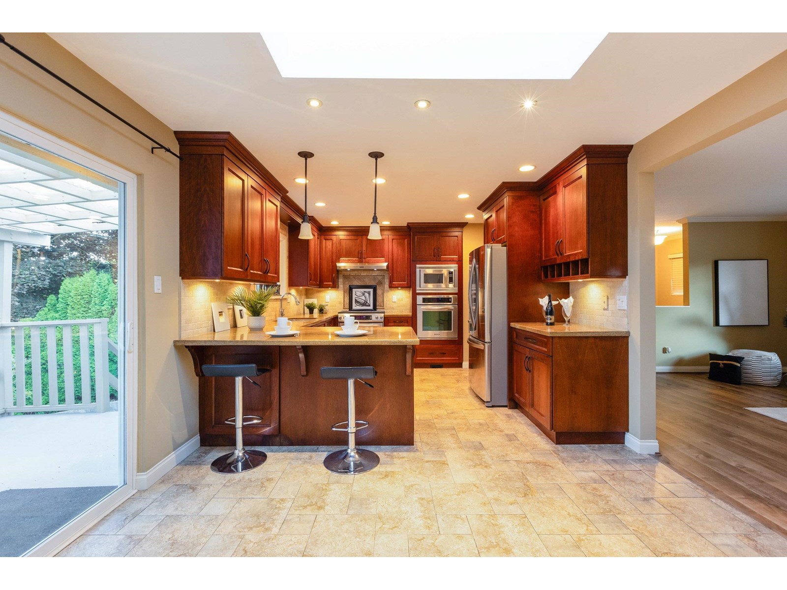 Photo 8 of 1550 Kent Street, White Rock BC