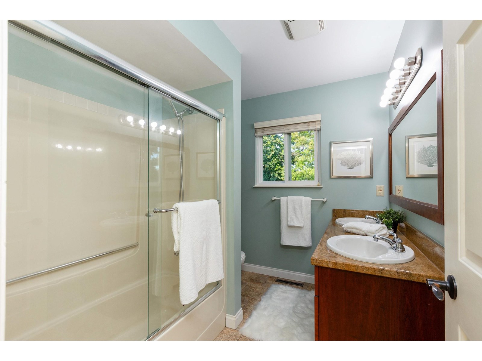 Photo 14 of 1550 Kent Street, White Rock BC