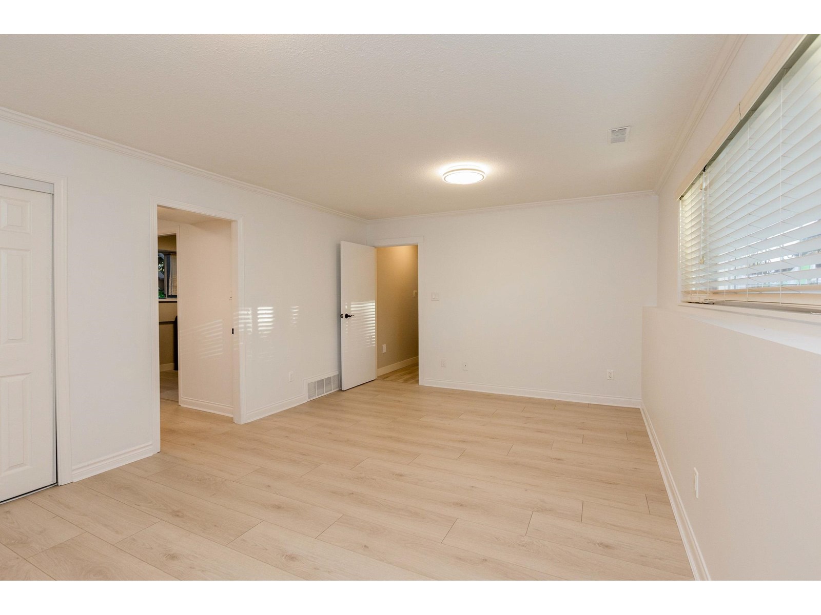 Photo 19 of 1550 Kent Street, White Rock BC