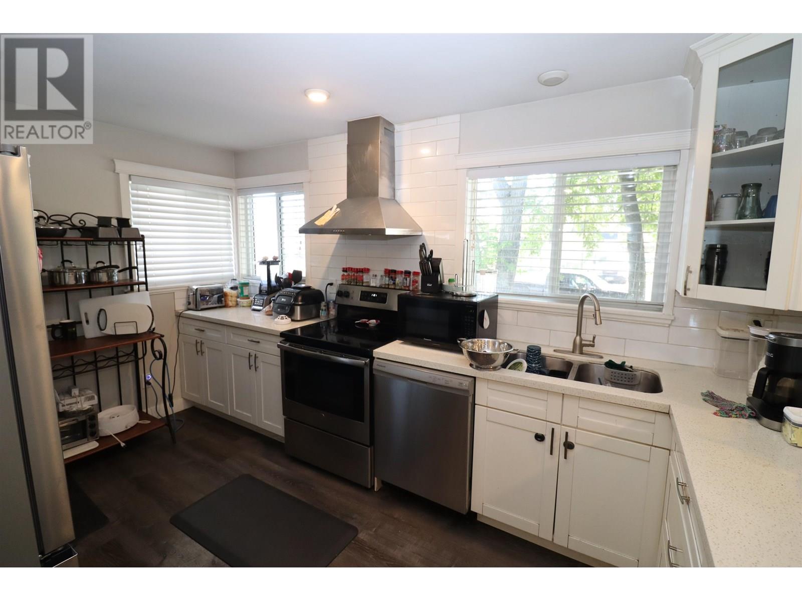 Photo 2 of 1933 Upland Street, Prince George BC