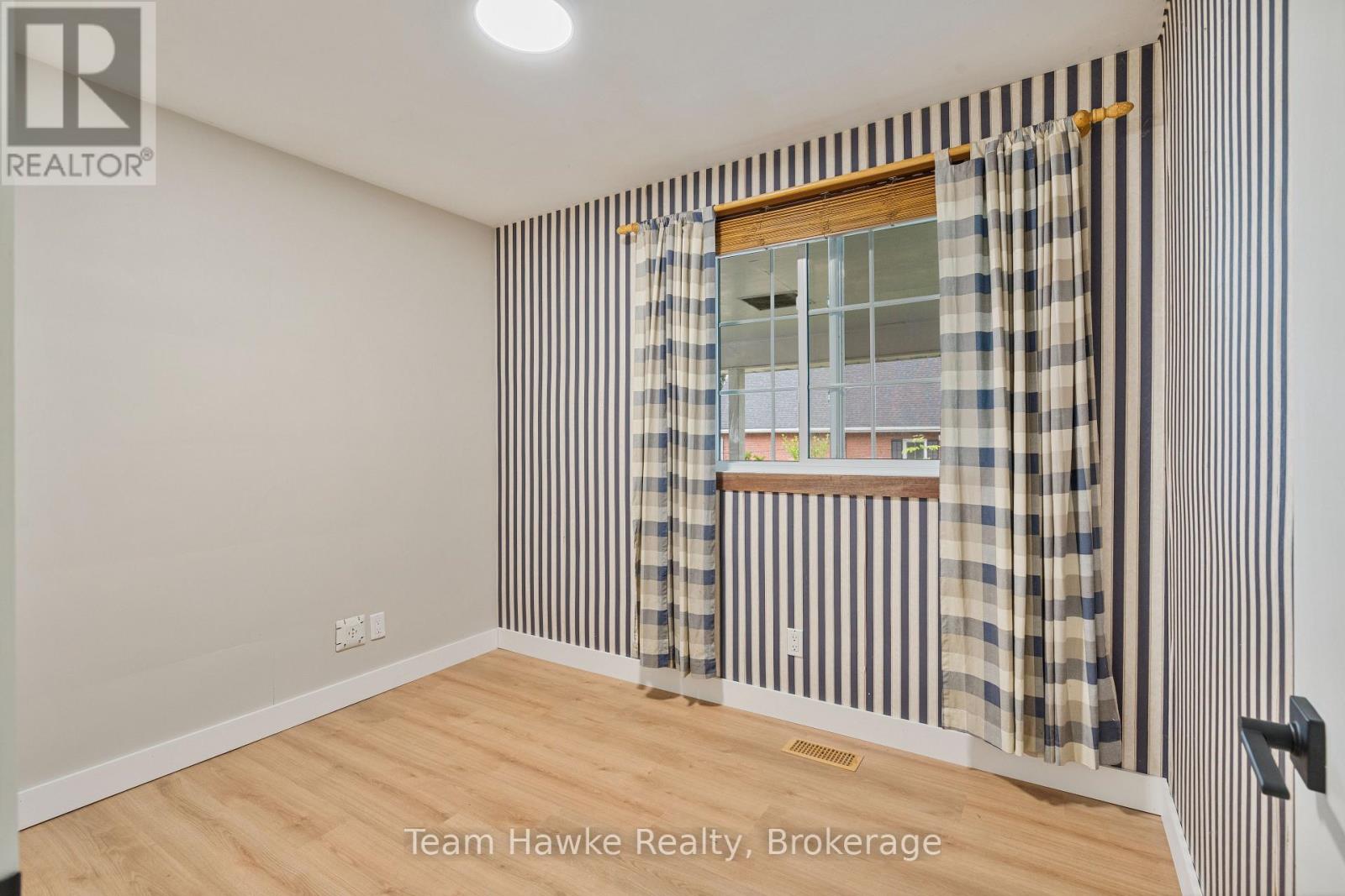Photo 22 of 689 Dominion Avenue, Midland ON