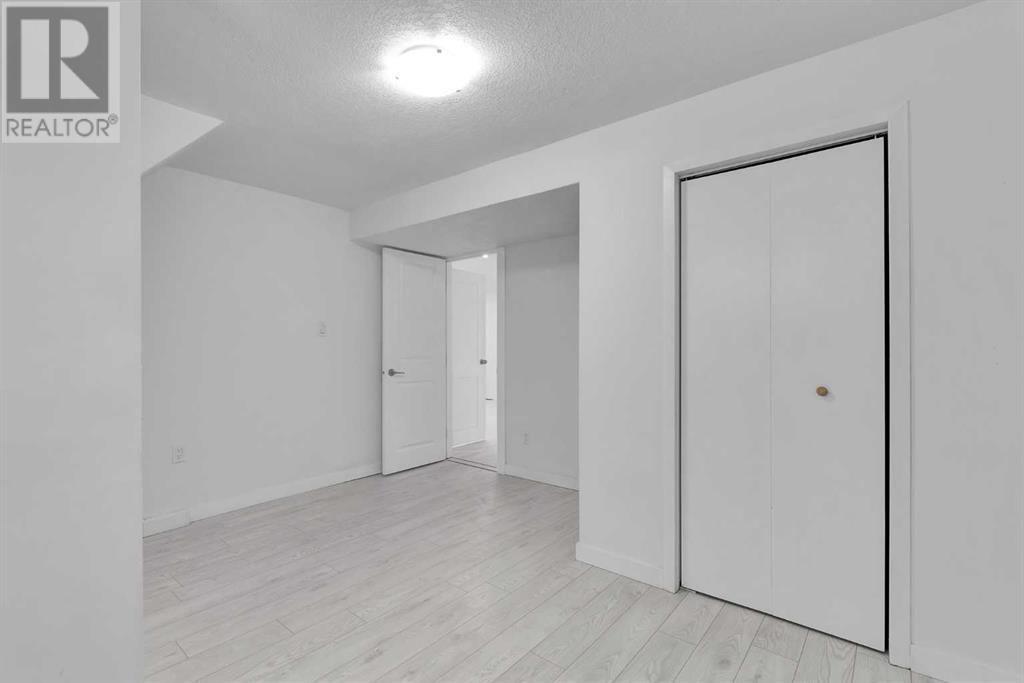 Single Family House Bungalow for Sale in  Dovercliffe Road SE Dover Calgary 