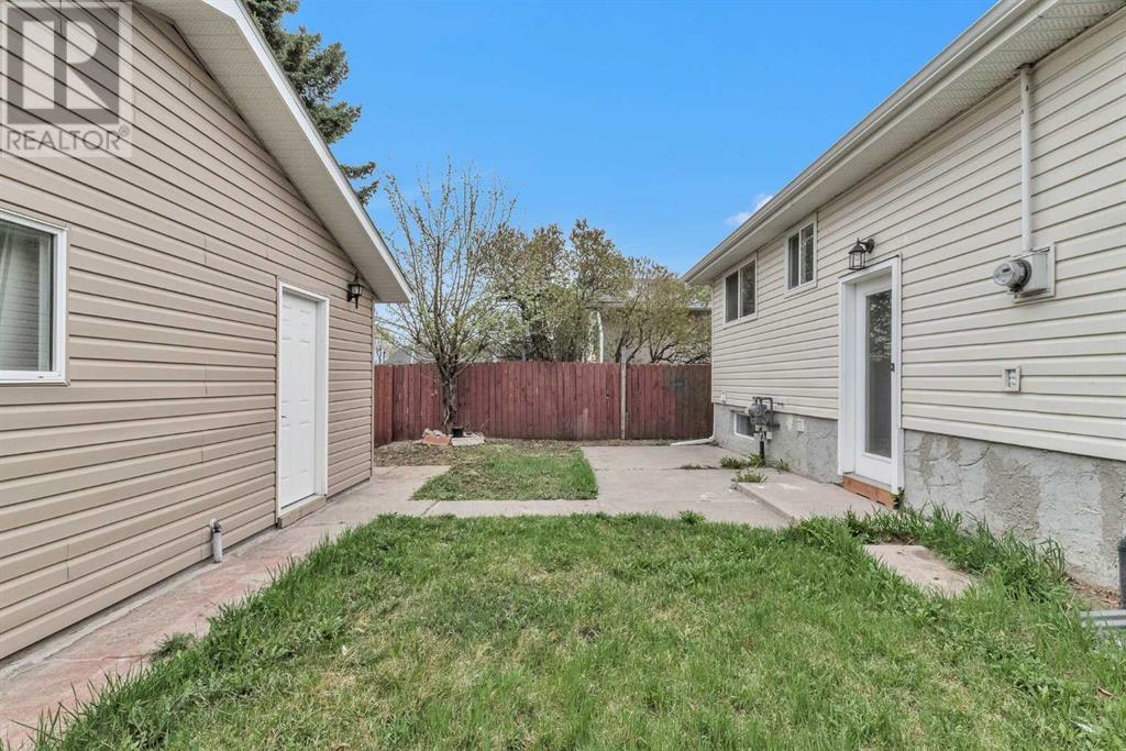 Single Family House Bungalow for Sale in  Dovercliffe Road SE Dover Calgary 
