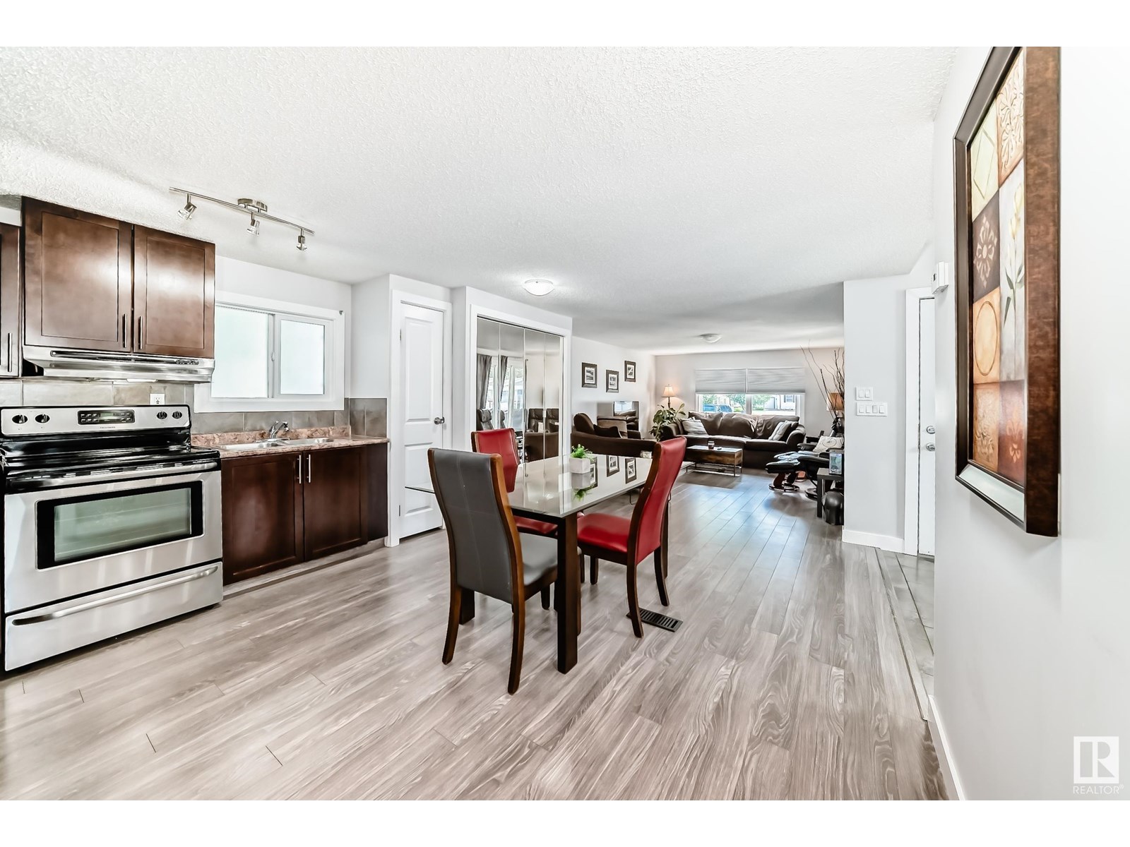 Photo 15 of 140 West View Cr Nw, Edmonton AB