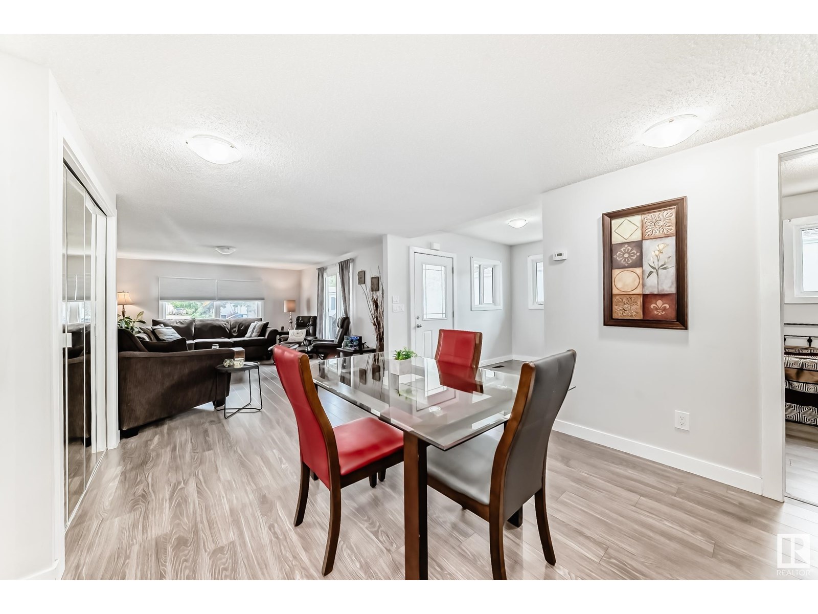 Photo 16 of 140 West View Cr Nw, Edmonton AB