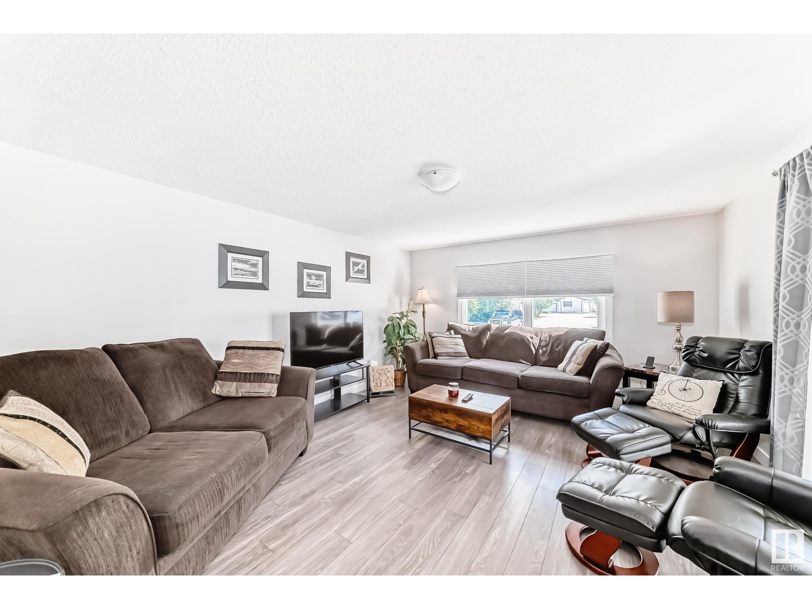 Photo 35 of 140 West View Cr Nw, Edmonton AB