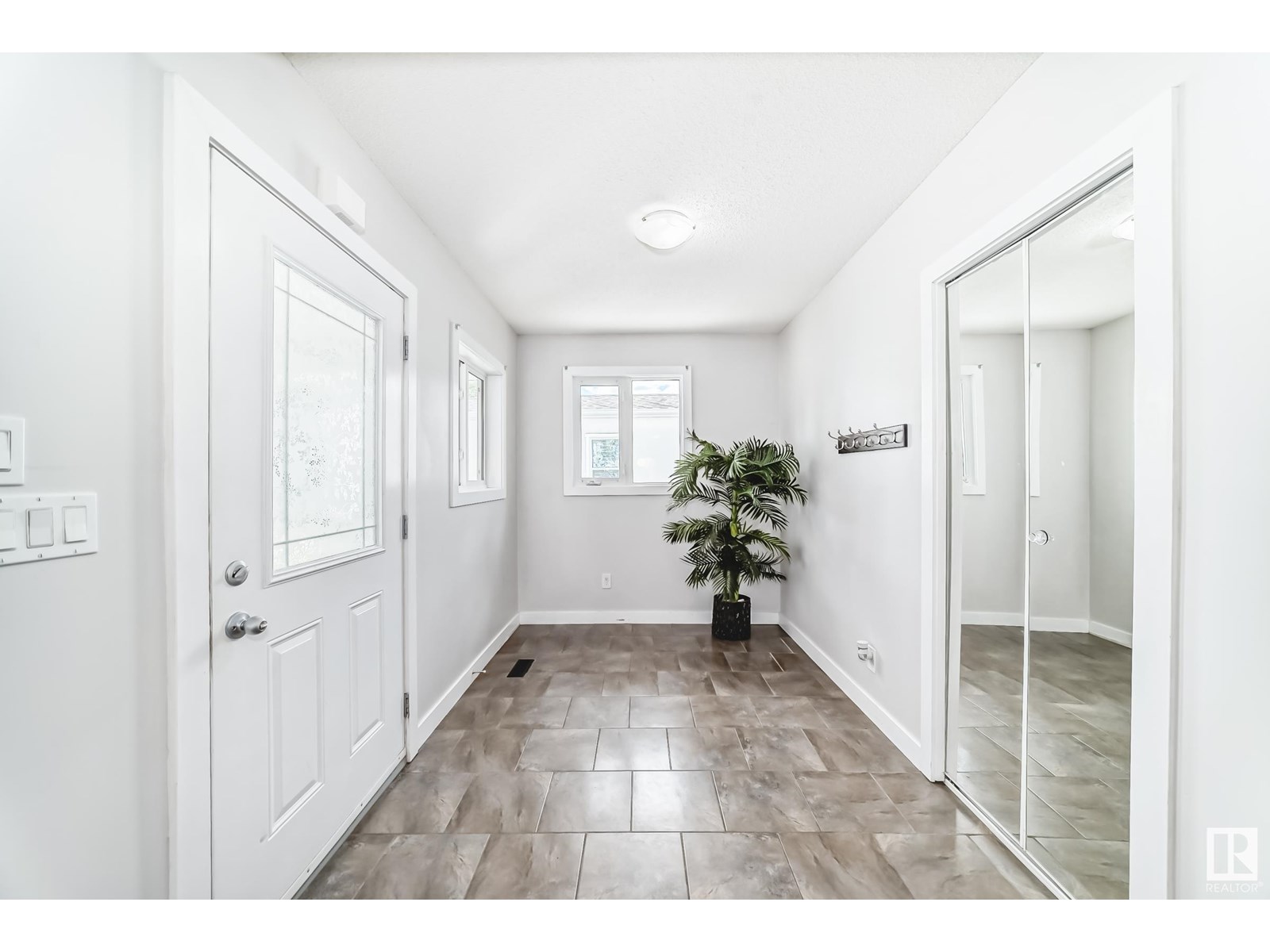 Photo 30 of 140 West View Cr Nw, Edmonton AB
