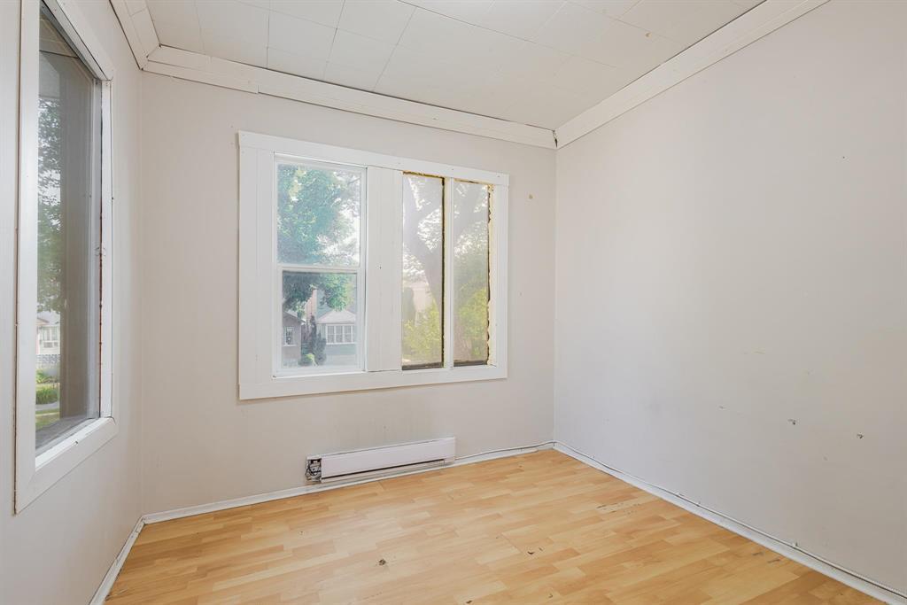 Photo 4 of 438 St Johns Avenue, Winnipeg MB