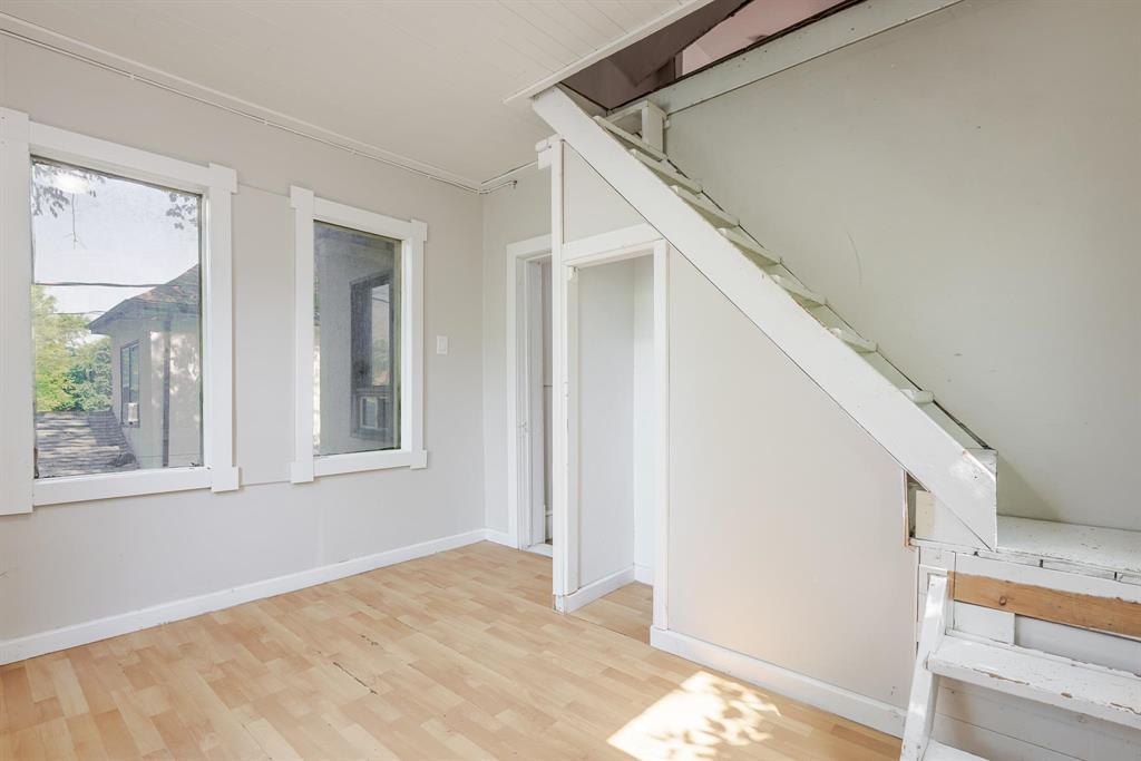Photo 8 of 438 St Johns Avenue, Winnipeg MB