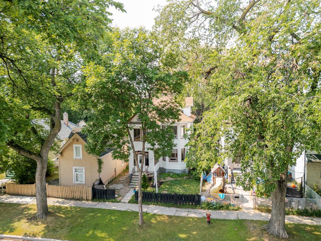 Photo 12 of 438 St Johns Avenue, Winnipeg MB