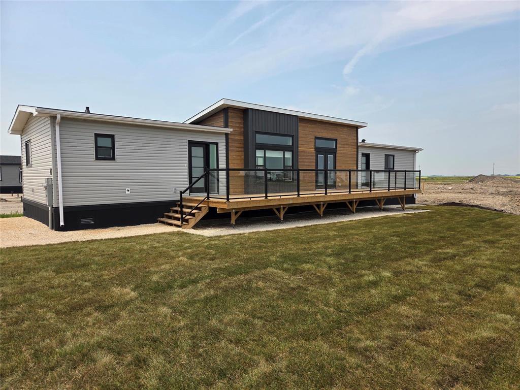 Photo 2 of 10 Vista Lane, Mitchell MB