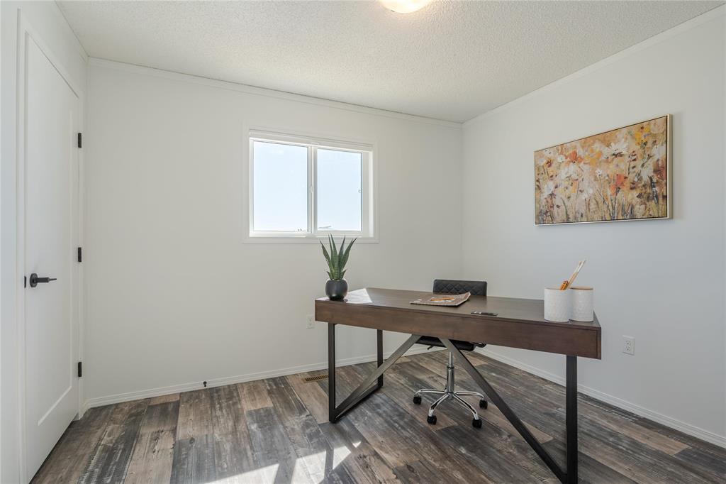 Photo 15 of 10 Vista Lane, Mitchell MB