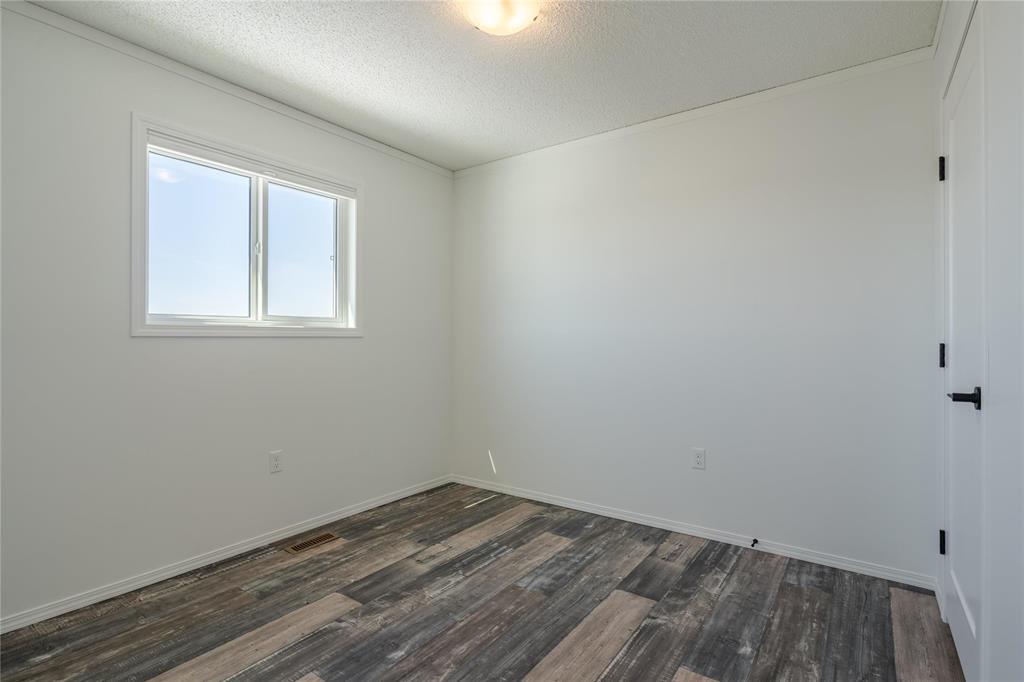 Photo 11 of 10 Vista Lane, Mitchell MB